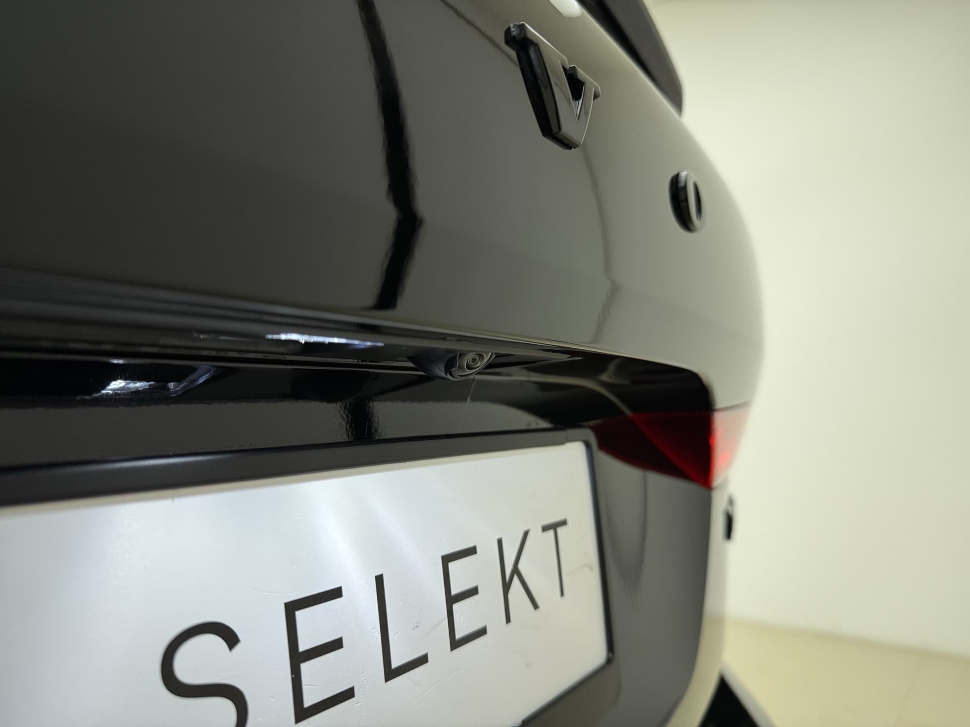 Volvo XC60 T6 350pk AWD Ultra Black Edition / GRATIS TREKHAAK T.W.V. € 1.295,- / Luchtvering / Bowers&Wilkins Audio / Ventilatie / Massage / 21'' / Extra Getint Glas / thumbnail 30