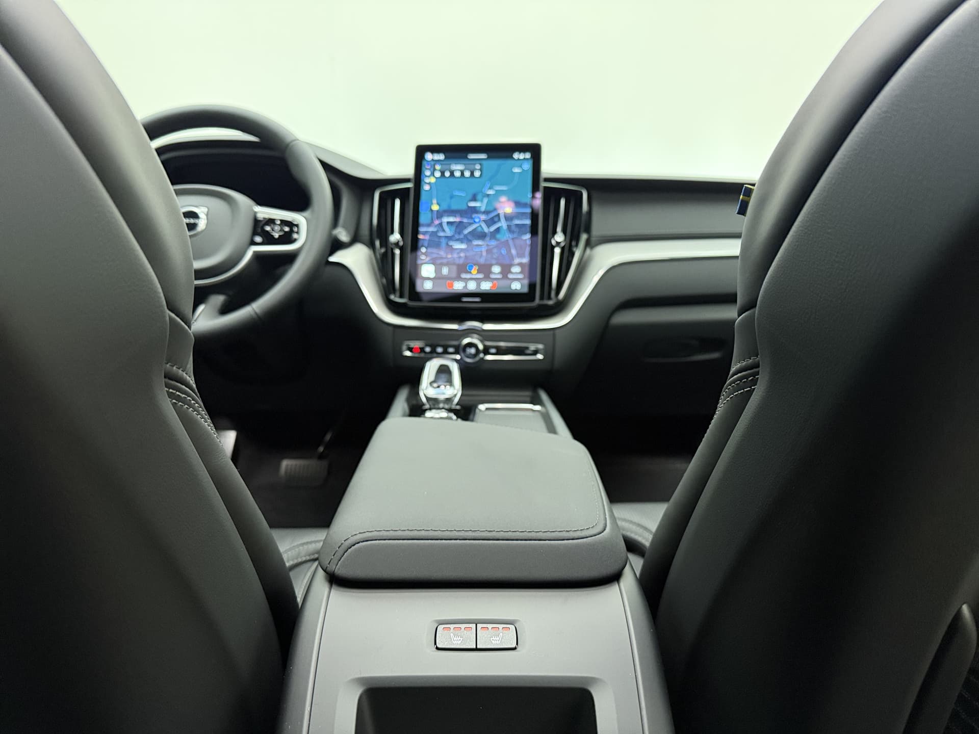 Volvo XC60 T6 350pk AWD Ultra Black Edition / GRATIS TREKHAAK T.W.V. € 1.295,- / Luchtvering / Bowers&Wilkins Audio / Ventilatie / Massage / 21'' / Extra Getint Glas / thumbnail 36