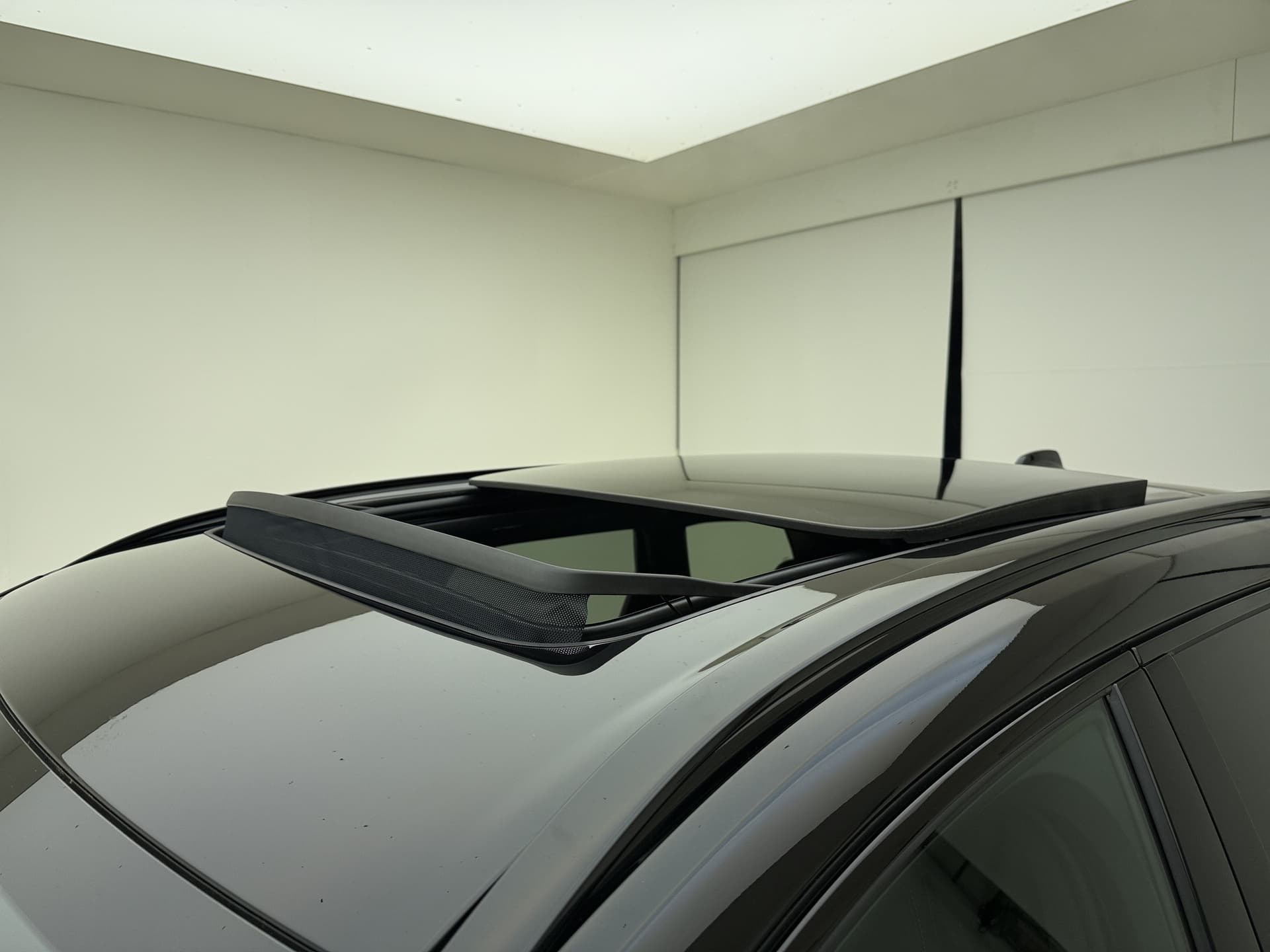 Volvo XC60 T6 350pk AWD Ultra Black Edition / GRATIS TREKHAAK T.W.V. € 1.295,- / Luchtvering / Bowers&Wilkins Audio / Ventilatie / Massage / 21'' / Extra Getint Glas / thumbnail 50