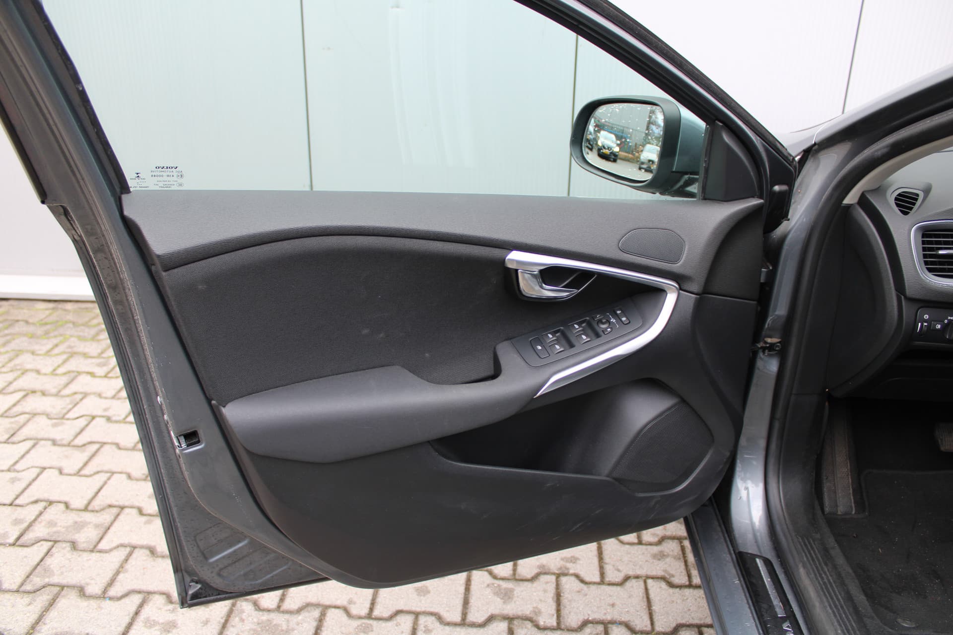 Volvo V40 T3 Automaat Momentum thumbnail 16