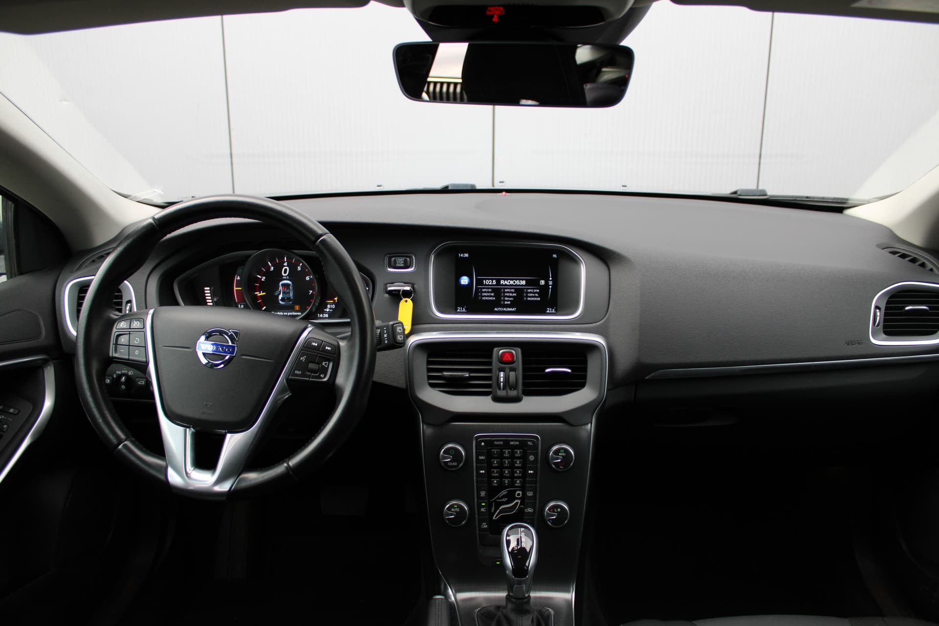 Volvo V40 T3 Automaat Momentum thumbnail 18