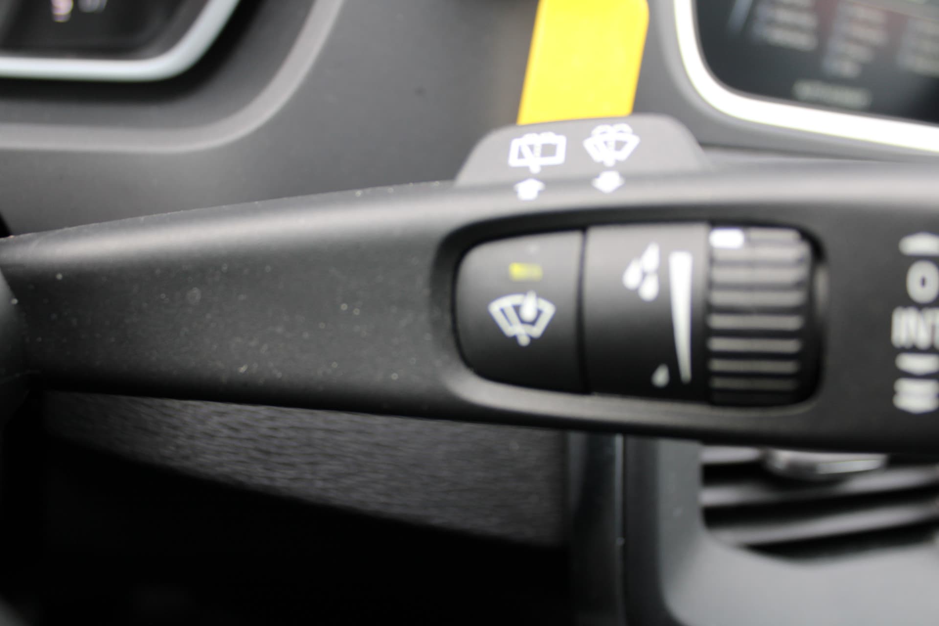 Volvo V40 T3 Automaat Momentum thumbnail 24