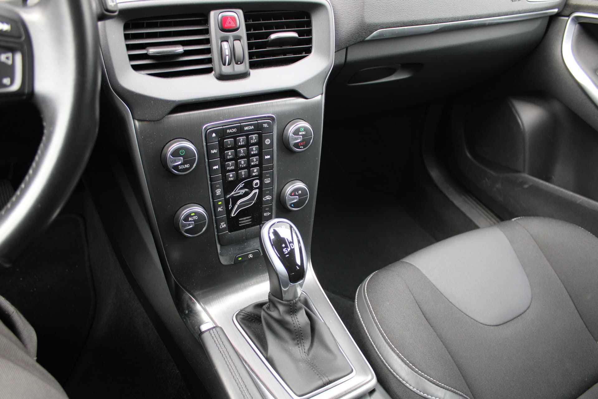 Volvo V40 T3 Automaat Momentum thumbnail 26