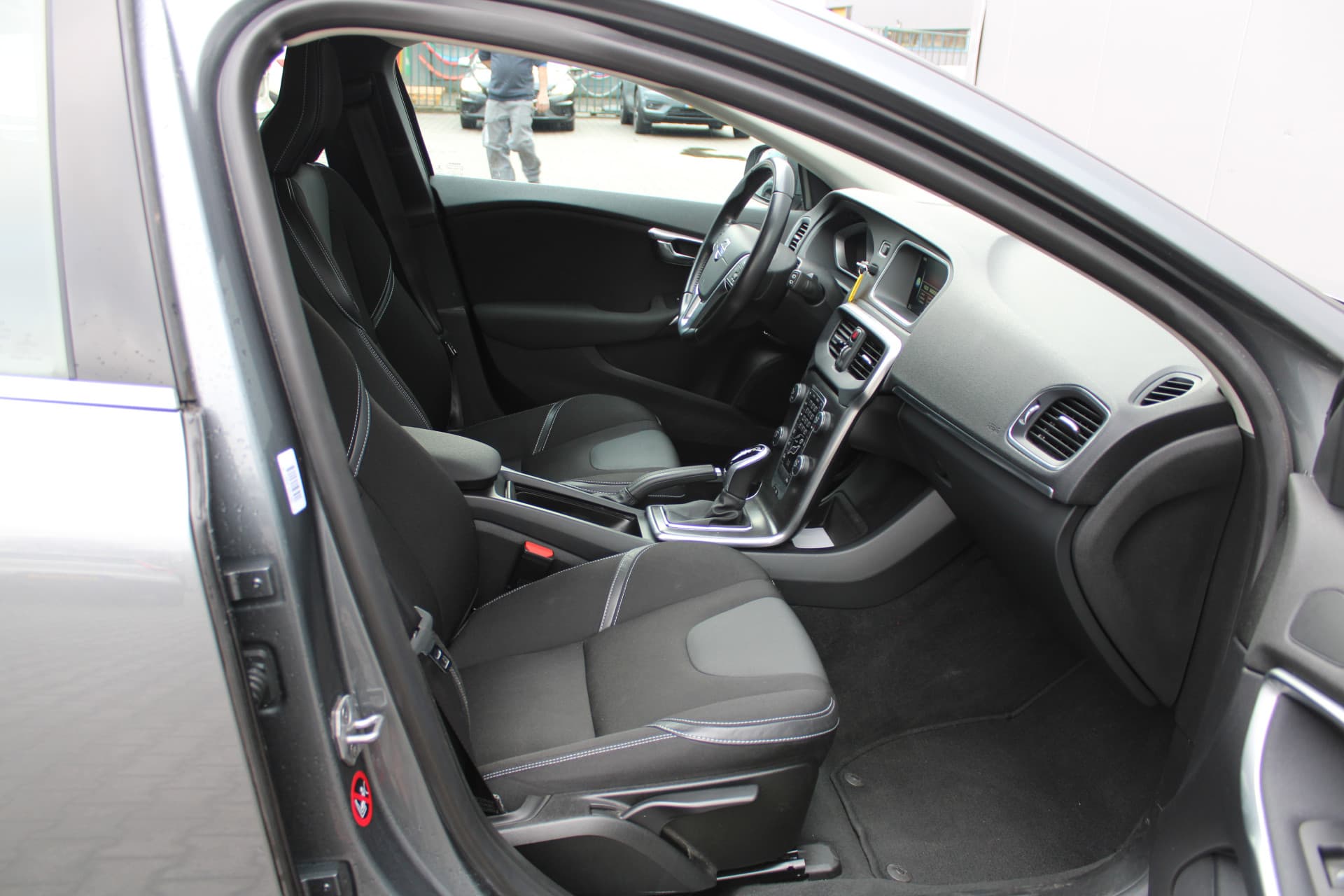 Volvo V40 T3 Automaat Momentum thumbnail 32