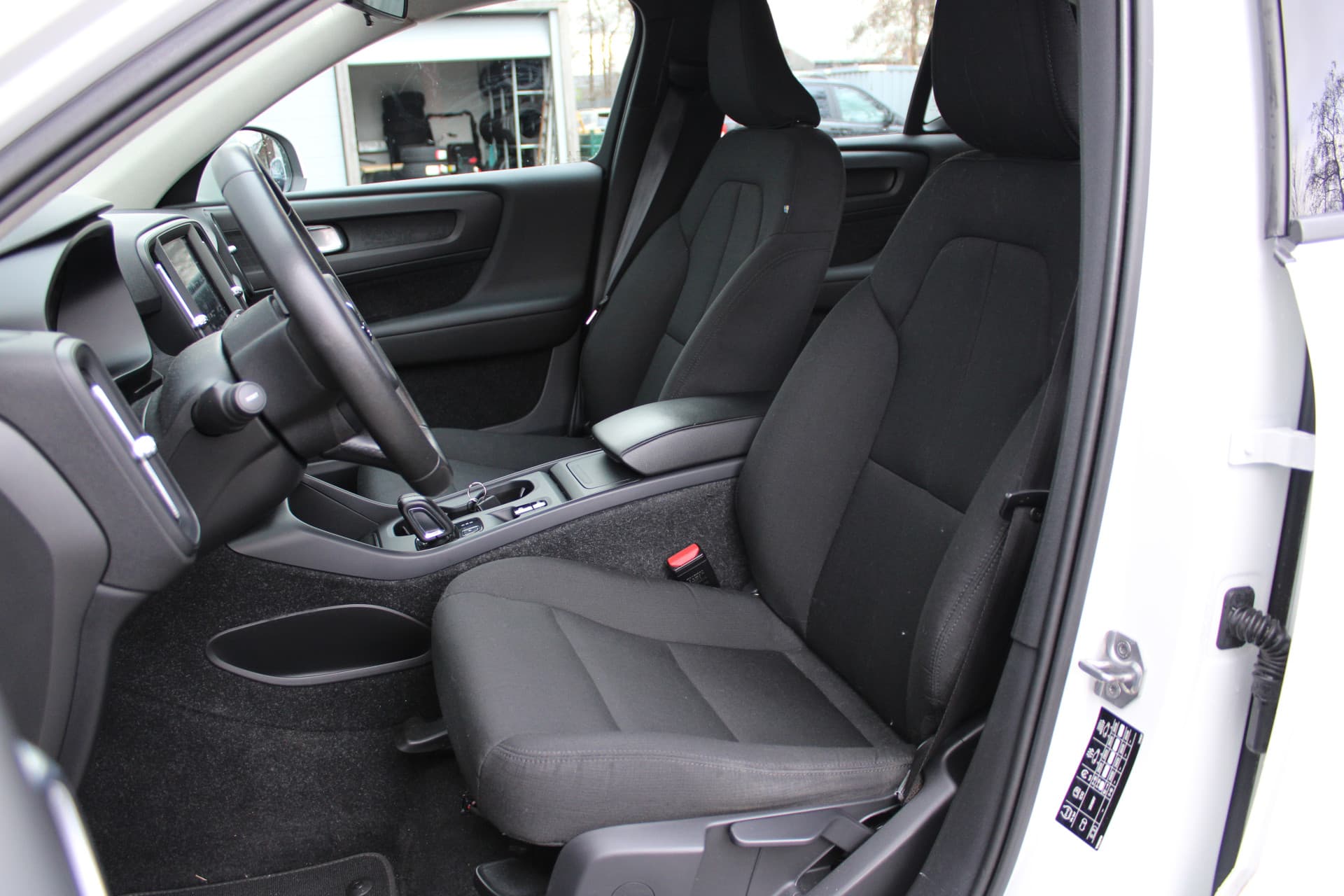 Volvo XC40 T4 aut. 190 pk thumbnail 4