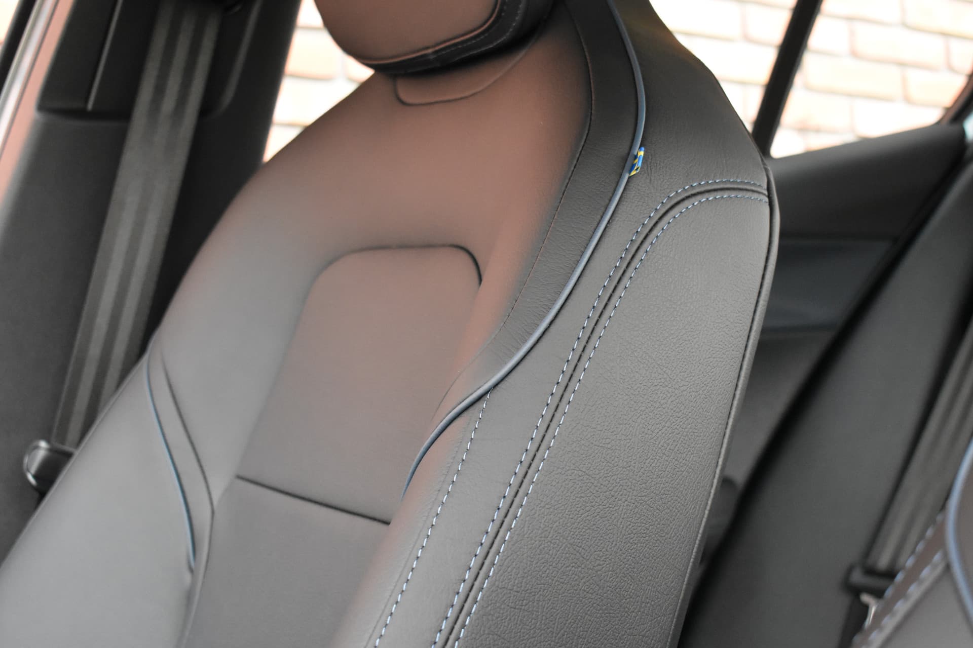 Volvo EX30 Extended Range 272PK Plus thumbnail 13