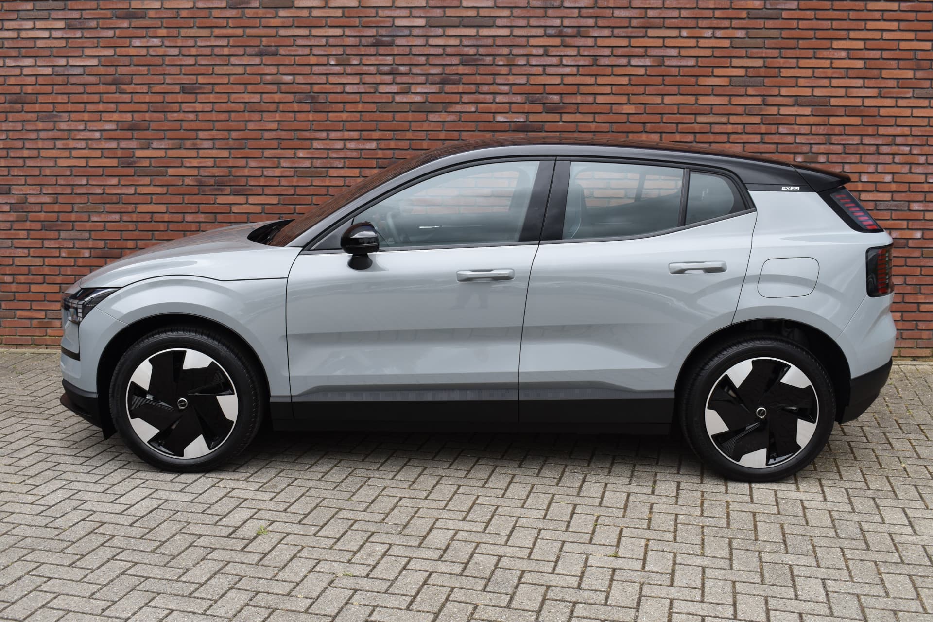 Volvo EX30 Extended Range 272PK Plus thumbnail 25