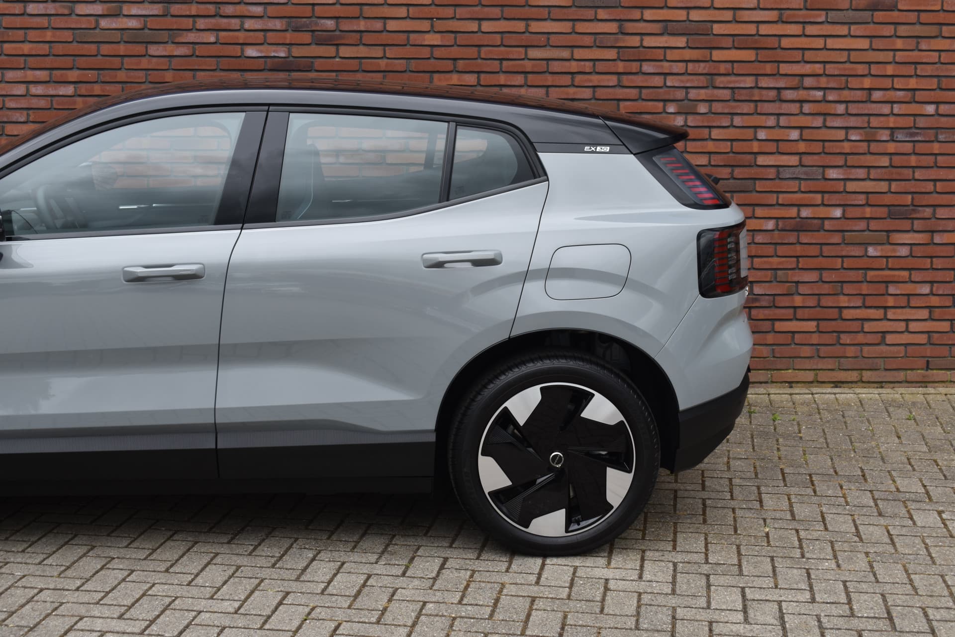 Volvo EX30 Extended Range 272PK Plus thumbnail 27