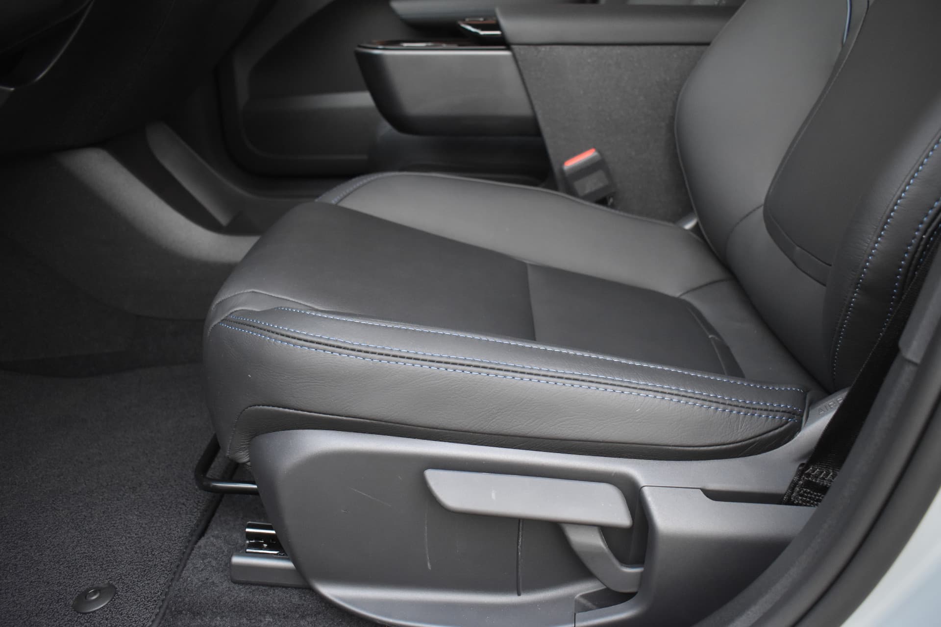 Volvo EX30 Extended Range 272PK Plus thumbnail 30