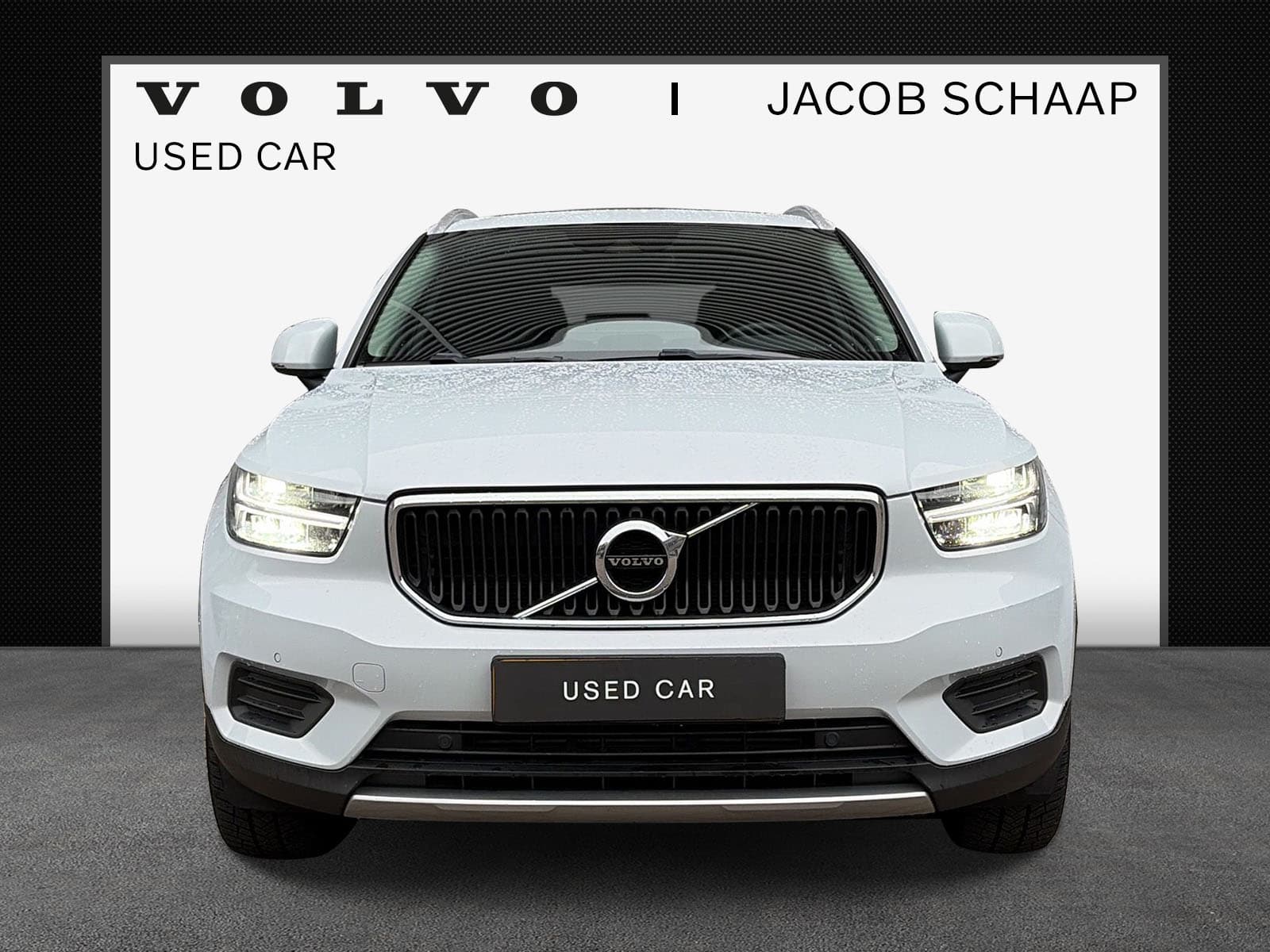 Volvo XC40 1.5 T3 Momentum Pro / Panoramdak / Lederen bekleding / 19" Velgen / thumbnail 3