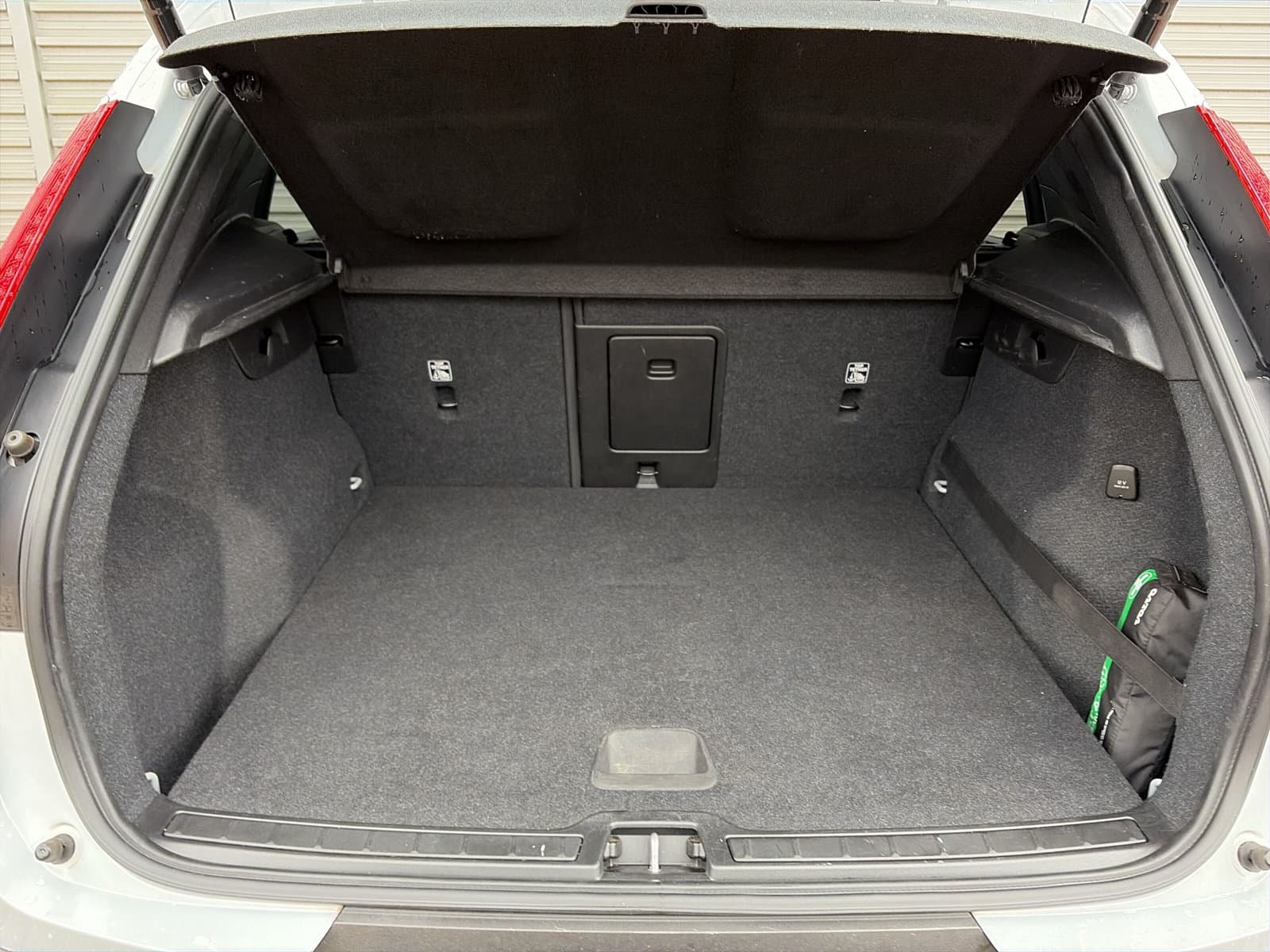 Volvo XC40 1.5 T3 Momentum Pro / Panoramdak / Lederen bekleding / 19" Velgen / thumbnail 7