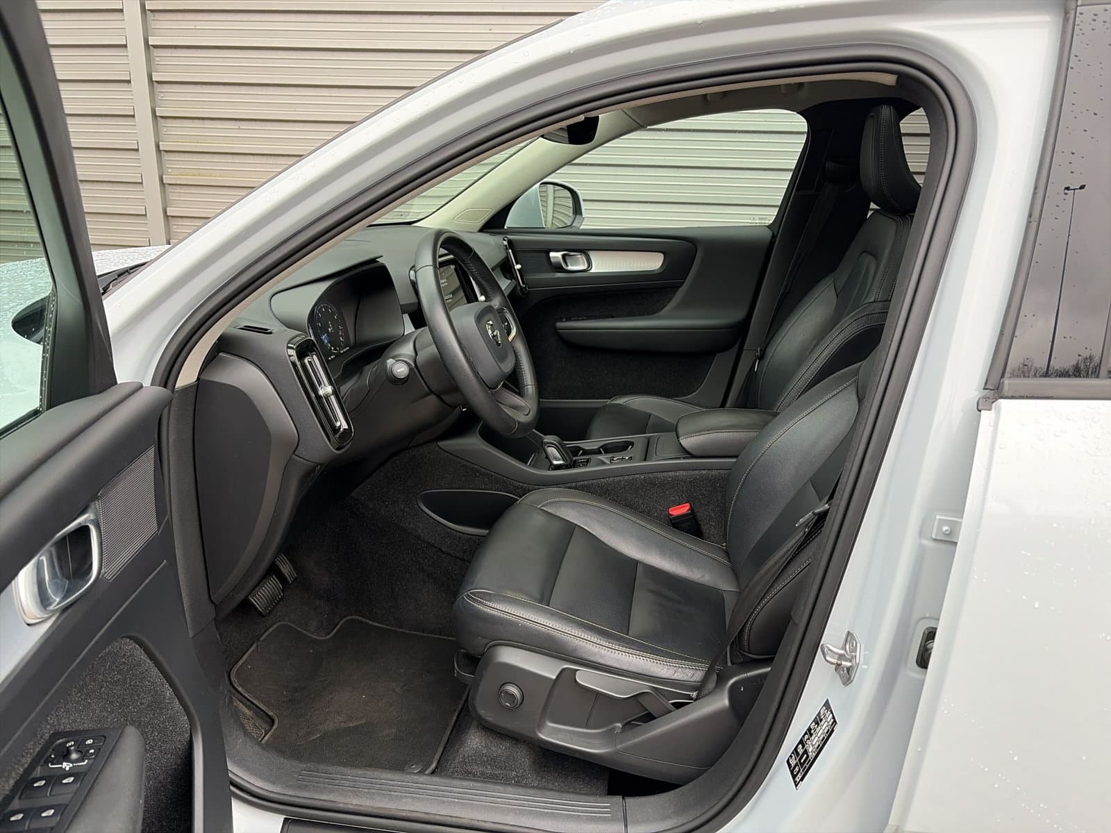 Volvo XC40 1.5 T3 Momentum Pro / Panoramdak / Lederen bekleding / 19" Velgen / thumbnail 8