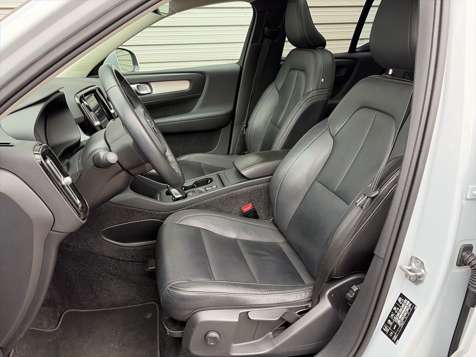 Volvo XC40 1.5 T3 Momentum Pro / Panoramdak / Lederen bekleding / 19" Velgen / thumbnail 9