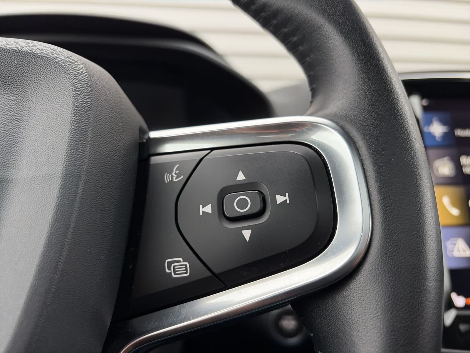 Volvo XC40 1.5 T3 Momentum Pro / Panoramdak / Lederen bekleding / 19" Velgen / thumbnail 21