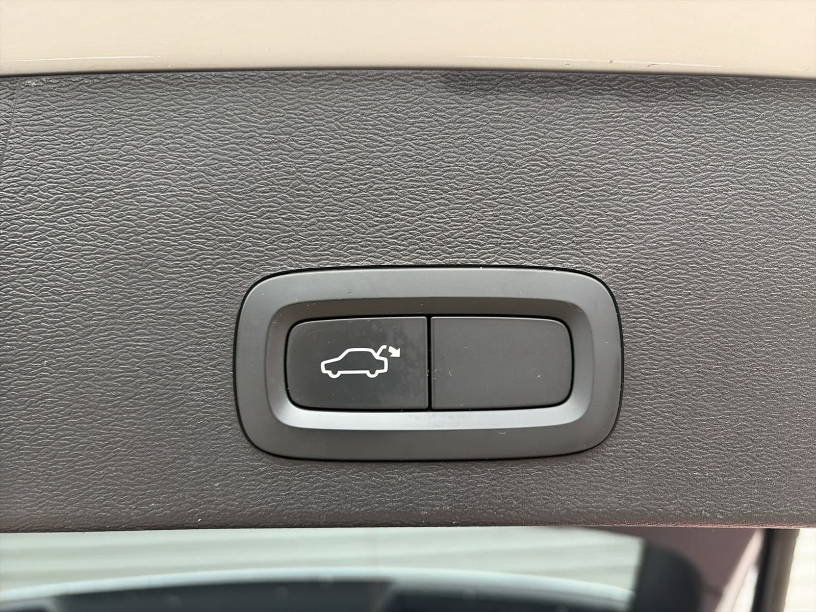 Volvo XC40 1.5 T3 Momentum Pro / Panoramdak / Lederen bekleding / 19" Velgen / thumbnail 22