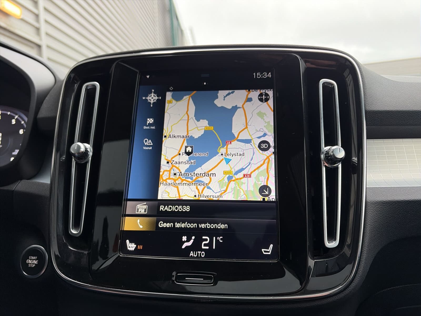 Volvo XC40 1.5 T3 Momentum Pro / Panoramdak / Lederen bekleding / 19" Velgen / thumbnail 28