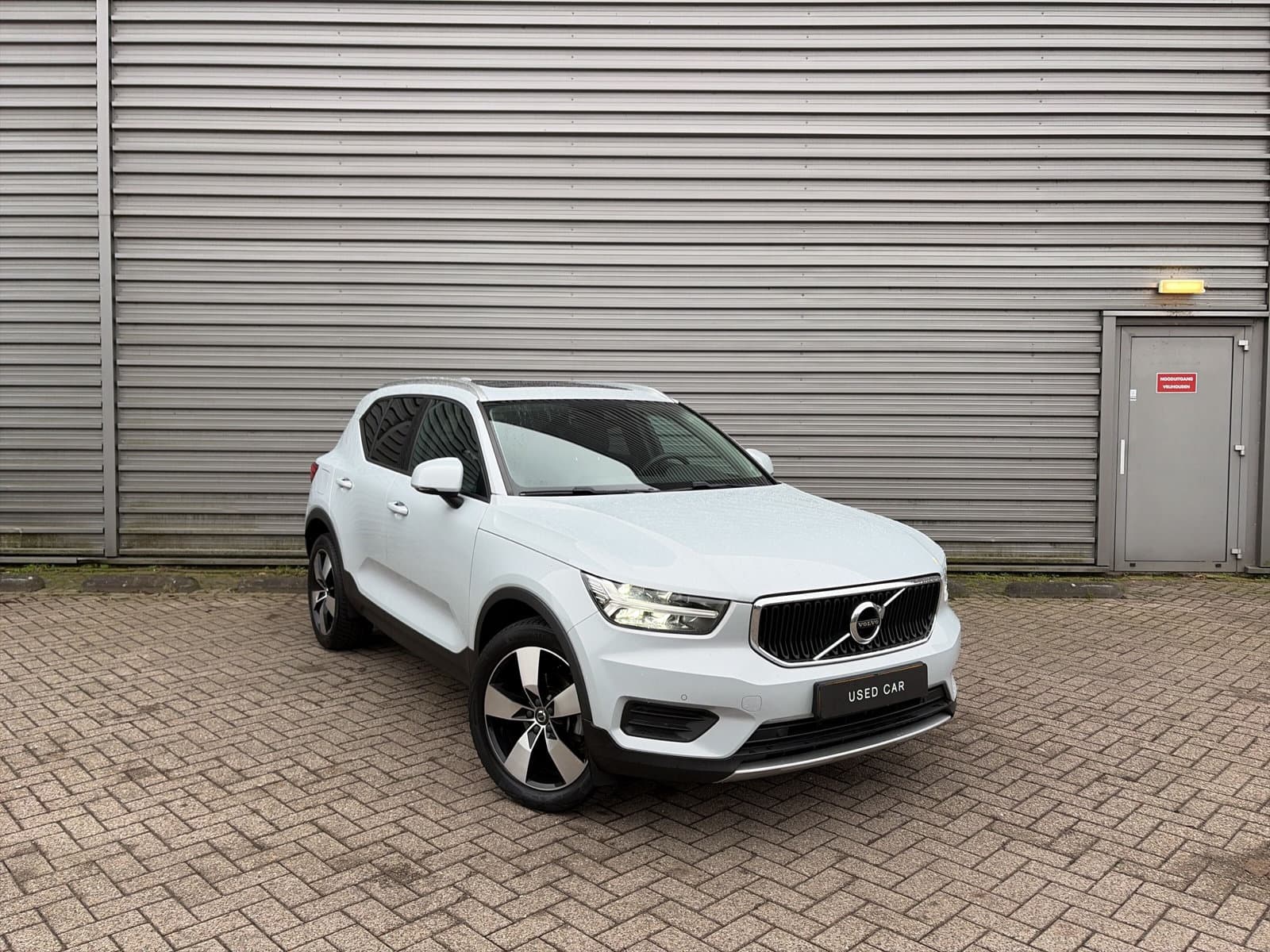 Volvo XC40 1.5 T3 Momentum Pro / Panoramdak / Lederen bekleding / 19" Velgen / thumbnail 31