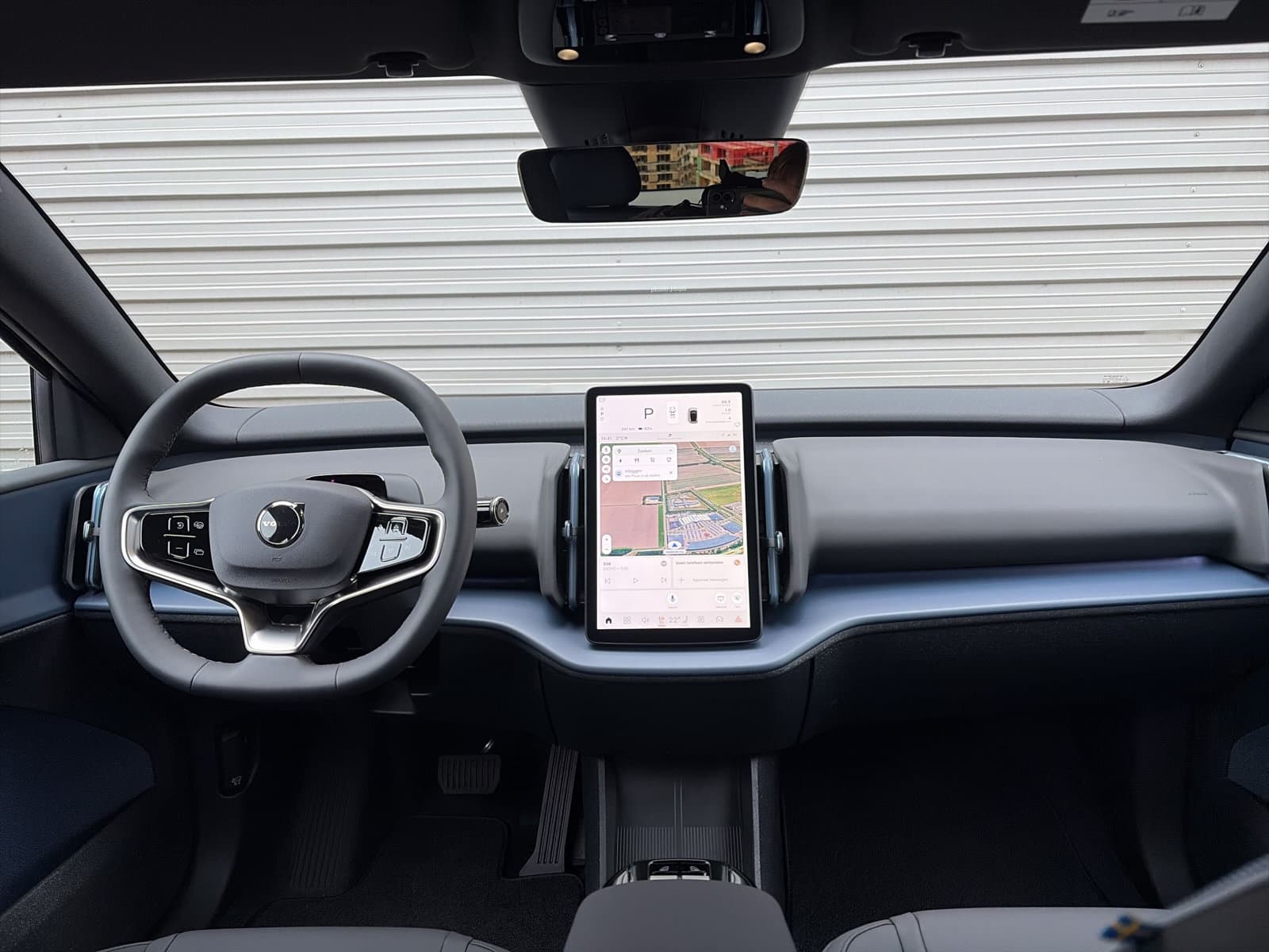 Volvo EX30 Extended Range Black Edition 69 kWh / Elektrisch verstelbare voorstoelen / Pack Climat / 19" / thumbnail 16