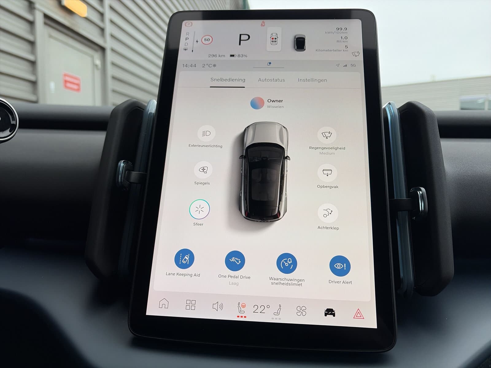 Volvo EX30 Extended Range Black Edition 69 kWh / Elektrisch verstelbare voorstoelen / Pack Climat / 19" / thumbnail 26