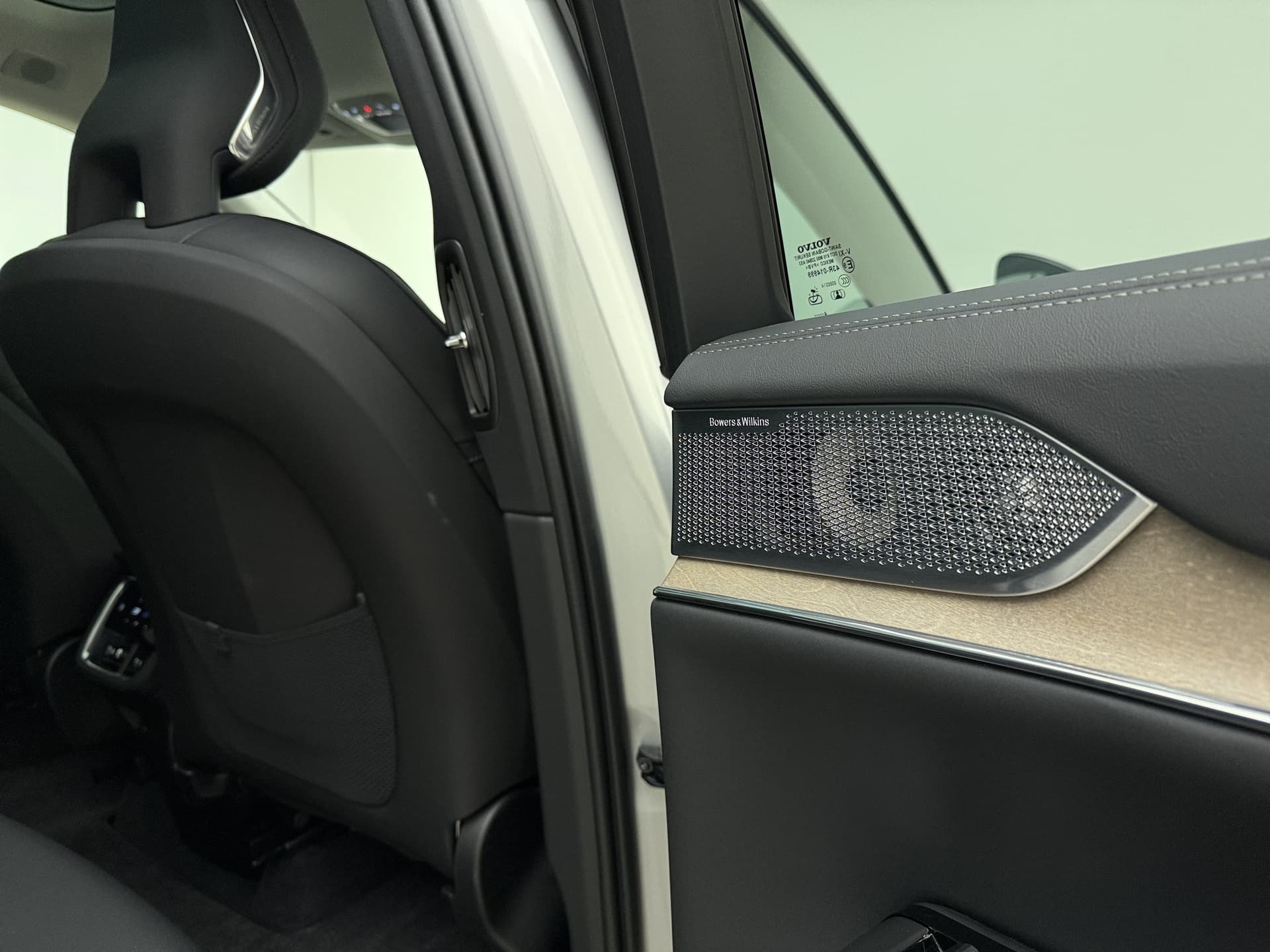 Volvo EX90 Twin Motor Performance Ultra 7p. / Luchtvering / Bowers&Wilkins Audio / 21'' / Stoelventilatie / Pilot Assist / Massage / Trekhaak / thumbnail 34