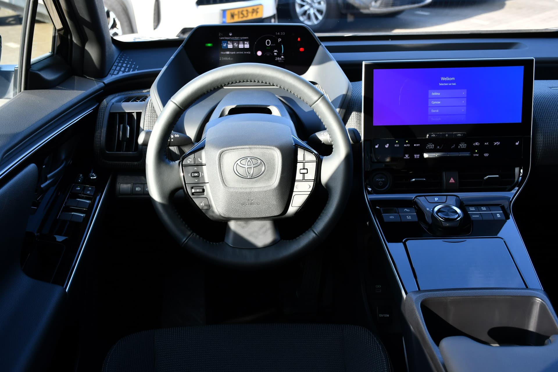 Toyota BZ4X Dynamic 71 kWh Automaat 204pk thumbnail 2