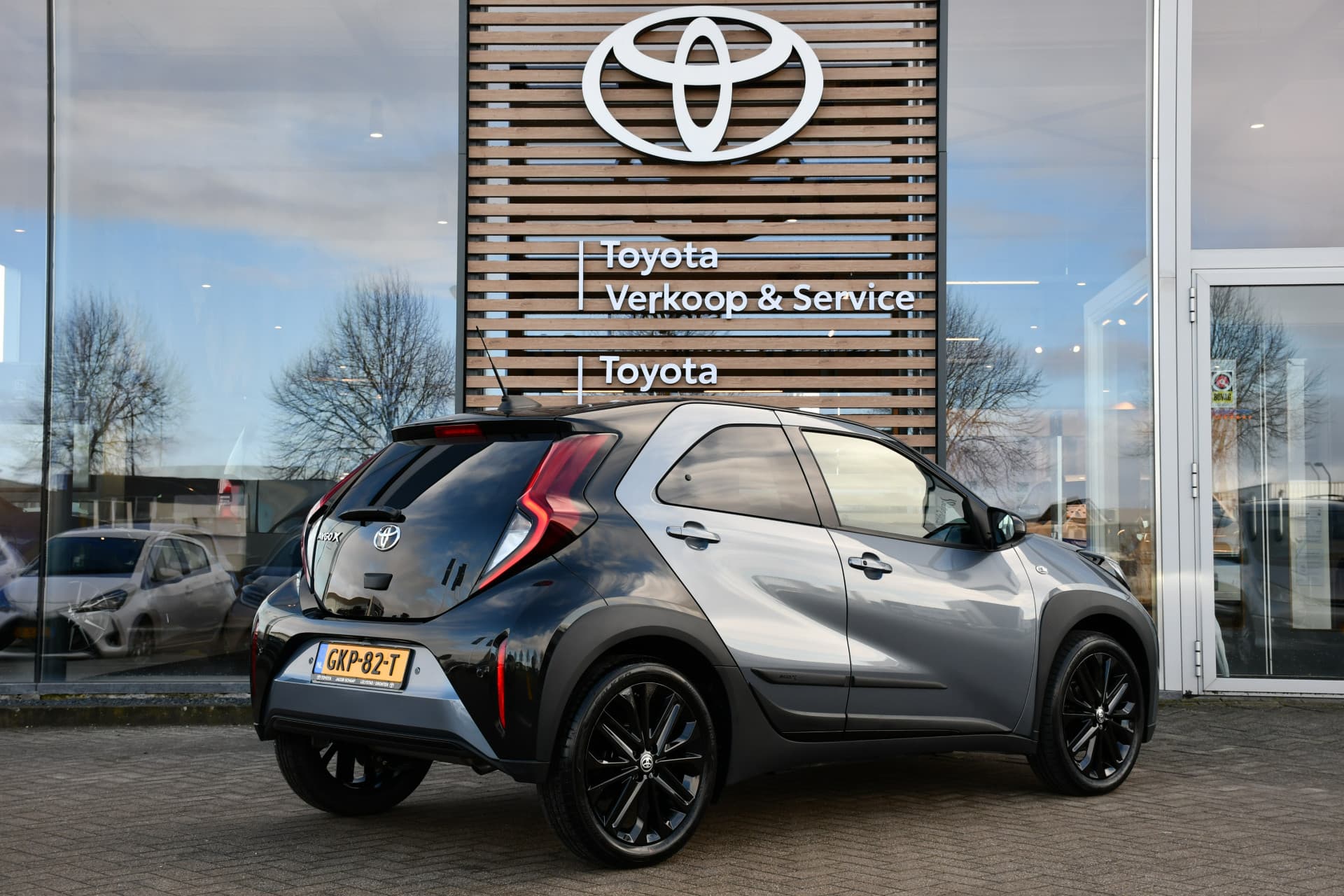 Toyota Aygo X 1.0 VVT-i S-CVT Premium Automaat 72pk thumbnail 3