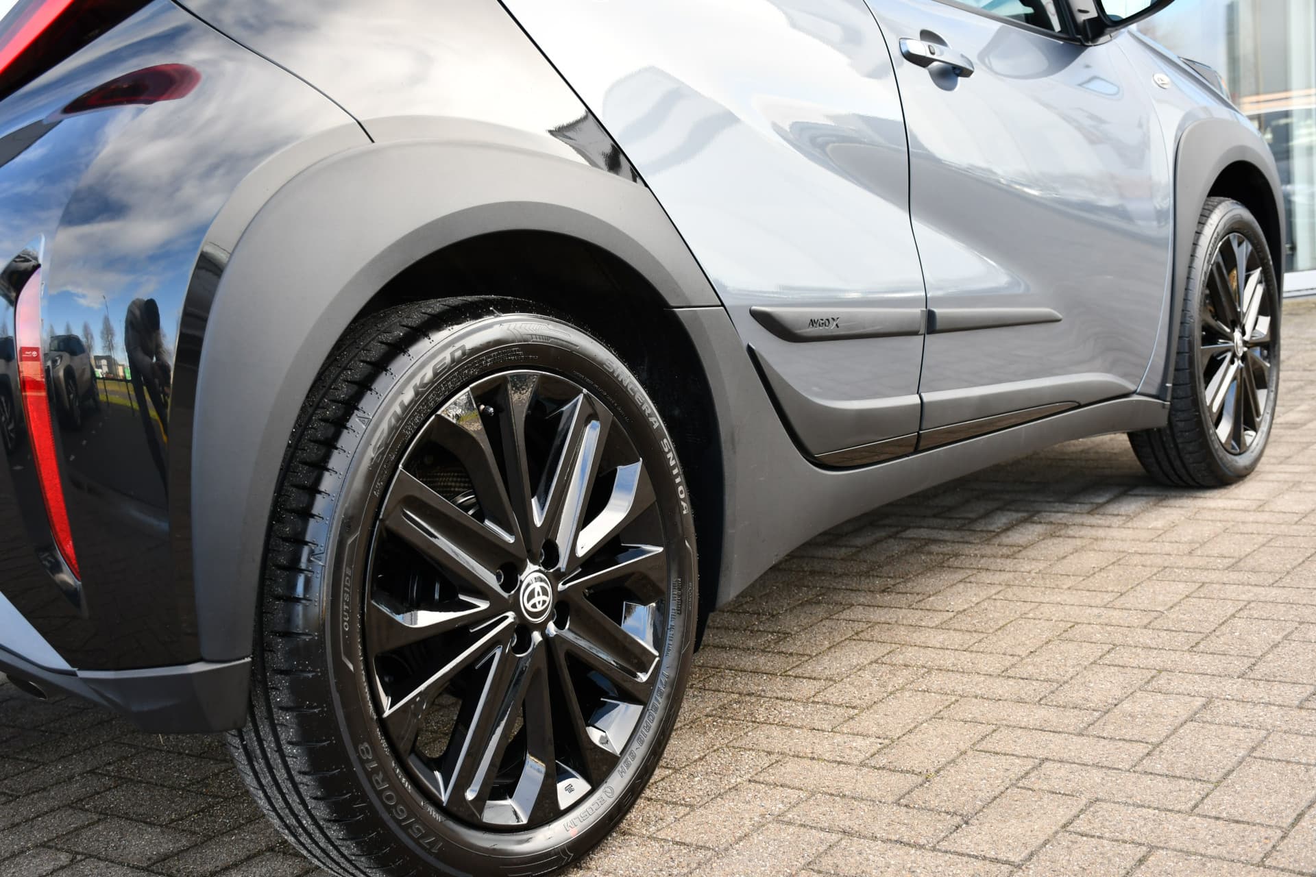 Toyota Aygo X 1.0 VVT-i S-CVT Premium Automaat 72pk thumbnail 4