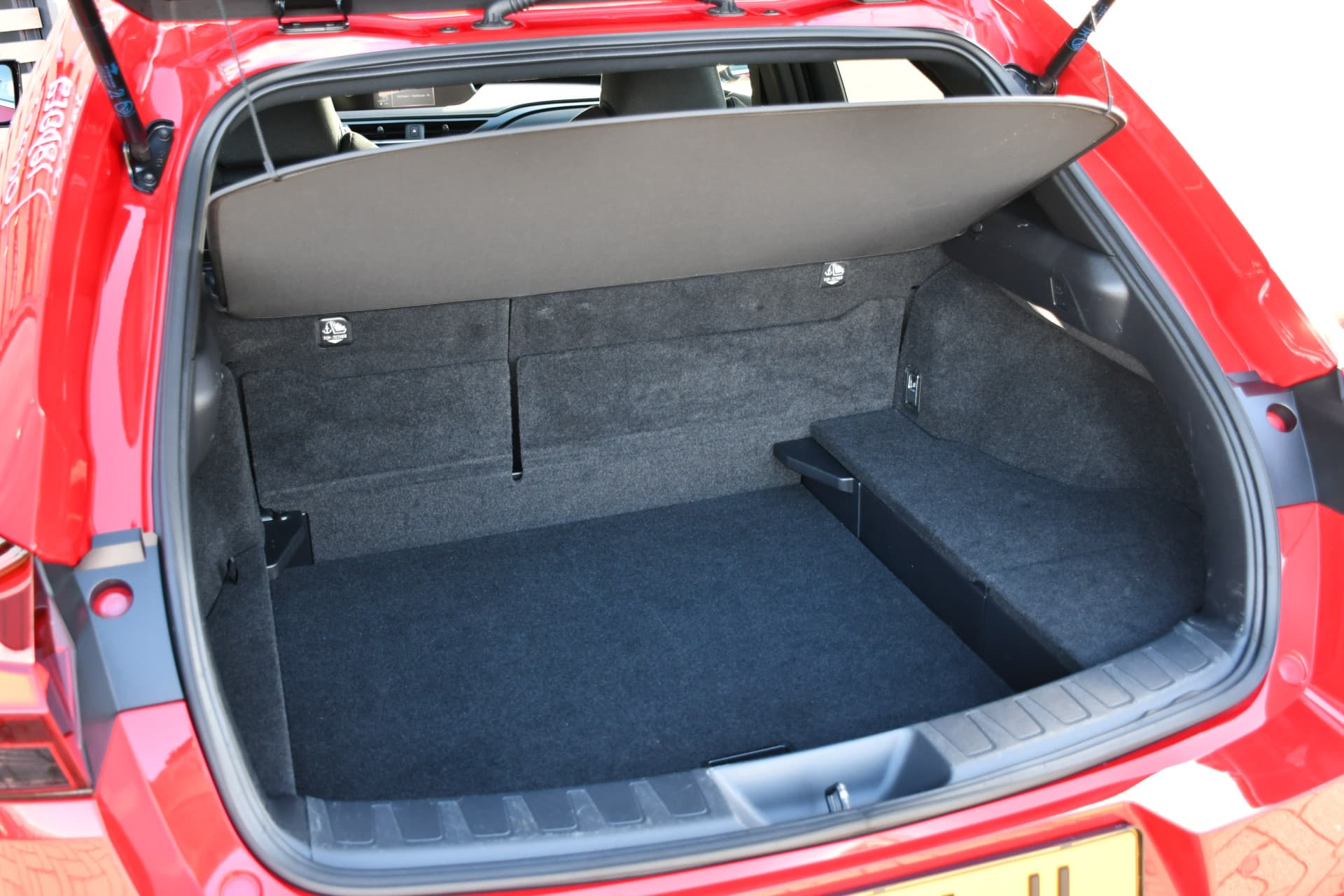 Lexus UX 250h Preference Line Automaat 184pk thumbnail 15