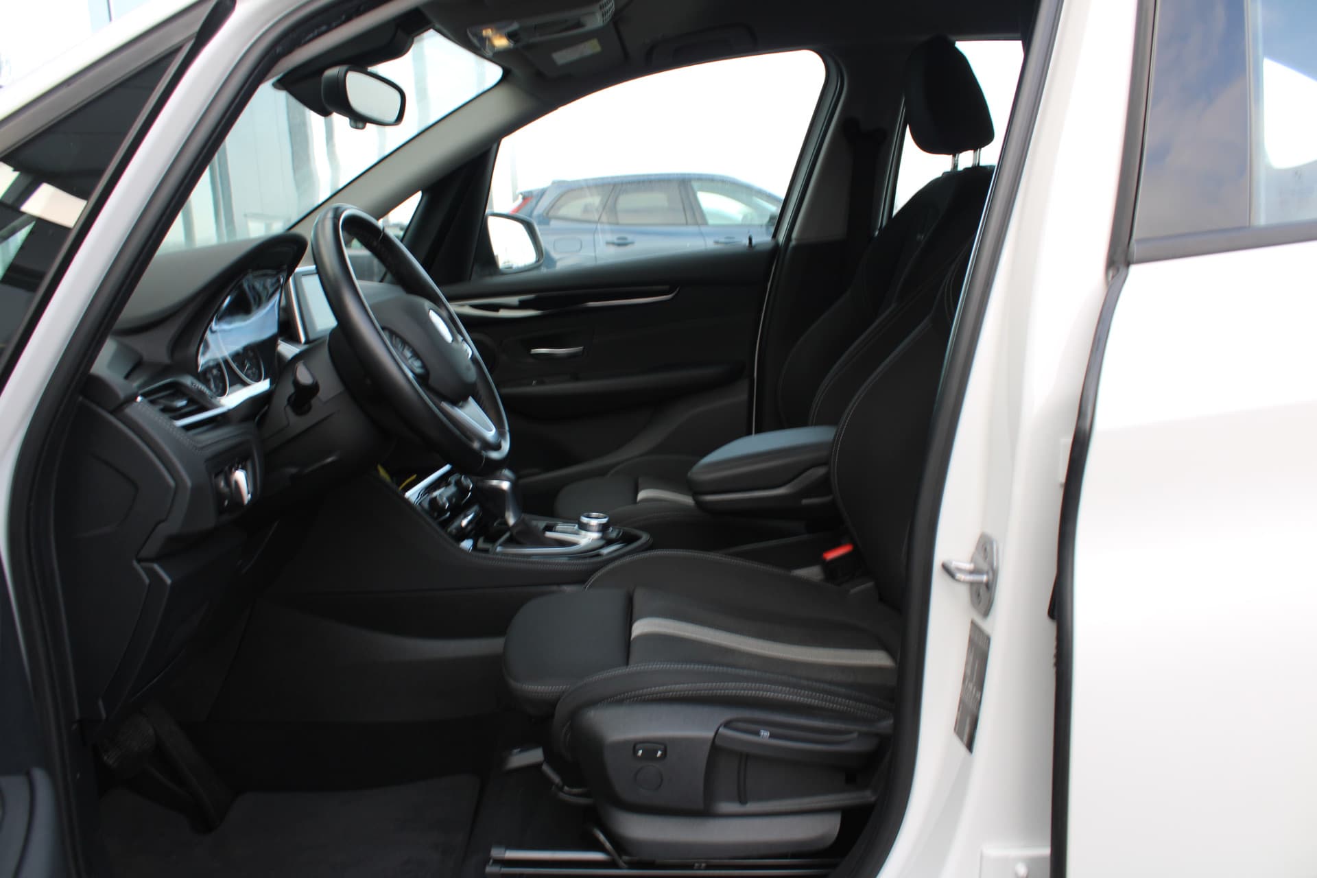 BMW 2 Serie Active Tourer 218i Corporate Lease Executive thumbnail 14