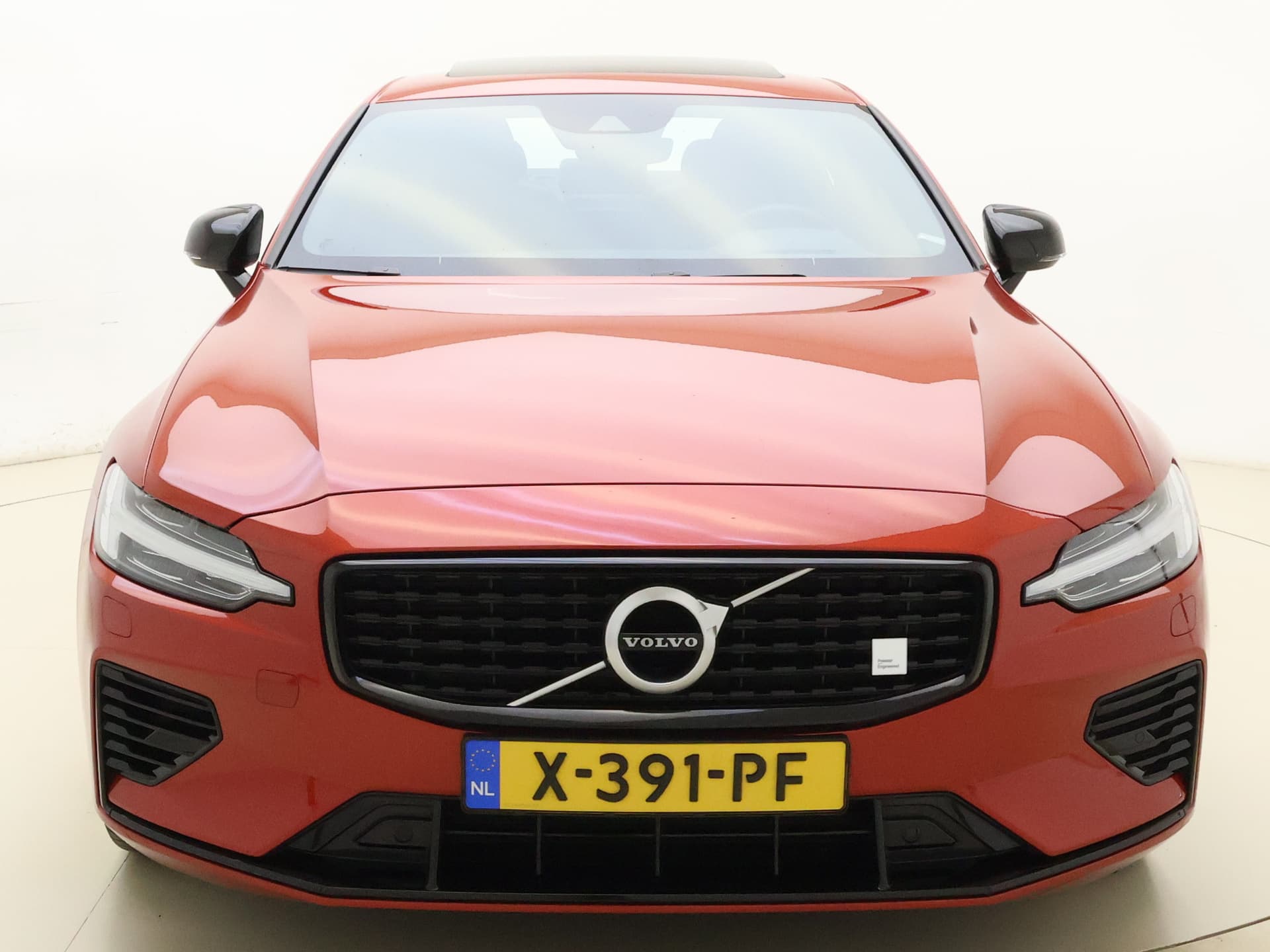Volvo S60 T8 405pk AWD R-Design / Polestar / 20'' / Styling kit / Head-Up / Harman&Kardon / Panoramadak / Lederen Dashboard / Adapt. Cruise / BLIS / Full-LED / thumbnail 5