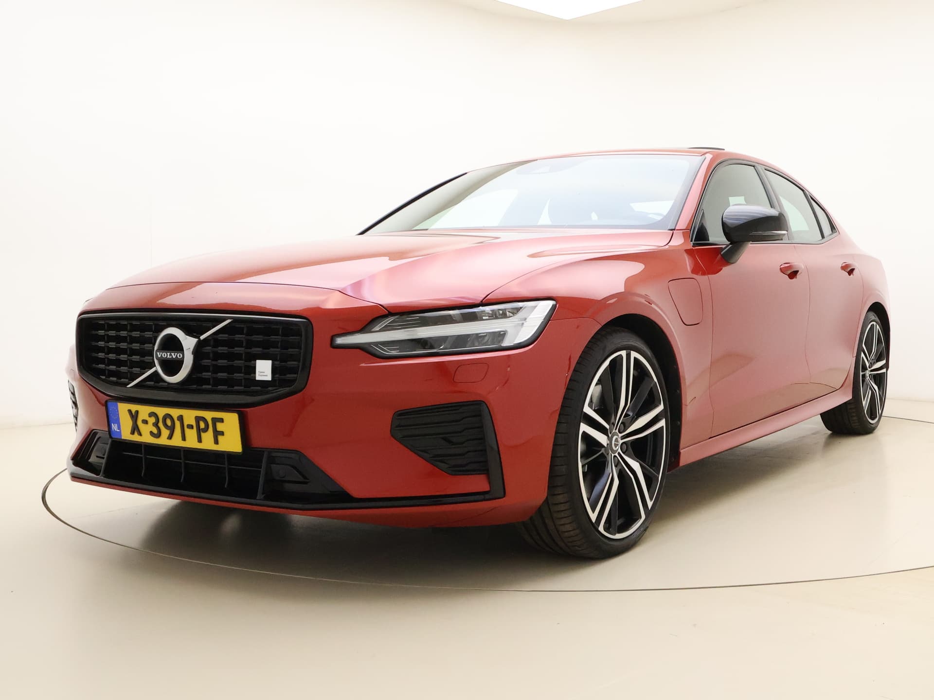Volvo S60 T8 405pk AWD R-Design / Polestar / 20'' / Styling kit / Head-Up / Harman&Kardon / Panoramadak / Lederen Dashboard / Adapt. Cruise / BLIS / Full-LED / thumbnail 18