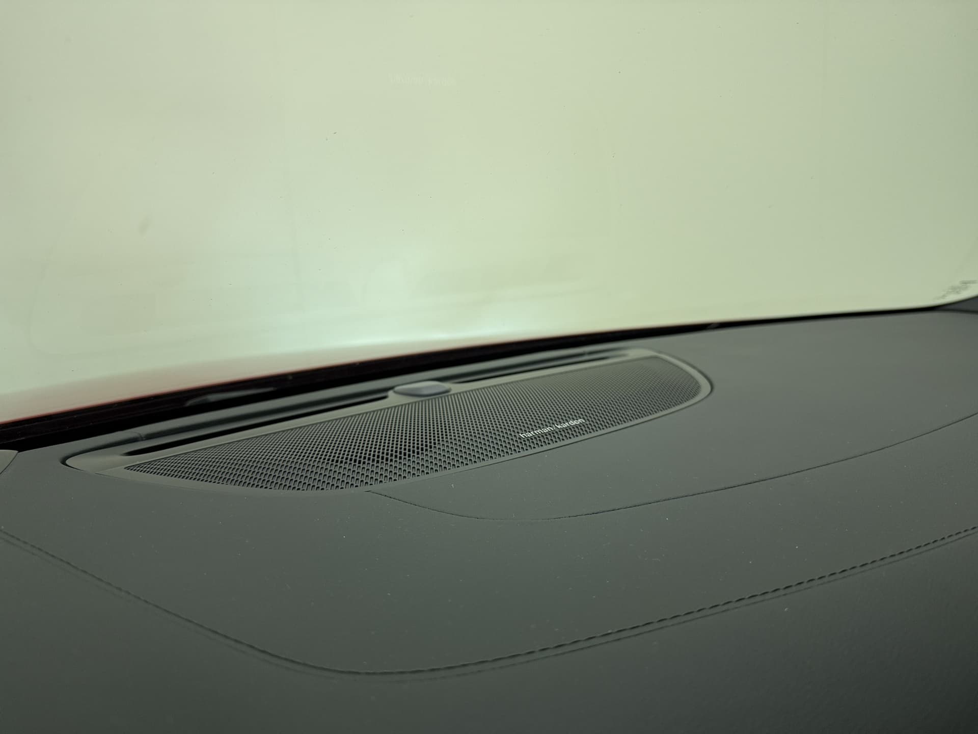 Volvo S60 T8 405pk AWD R-Design / Polestar / 20'' / Styling kit / Head-Up / Harman&Kardon / Panoramadak / Lederen Dashboard / Adapt. Cruise / BLIS / Full-LED / thumbnail 23