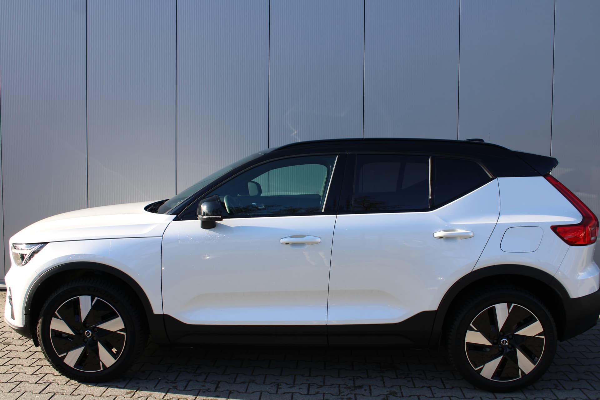 Volvo XC40 Twin Motor Plus 82 kWh thumbnail 5