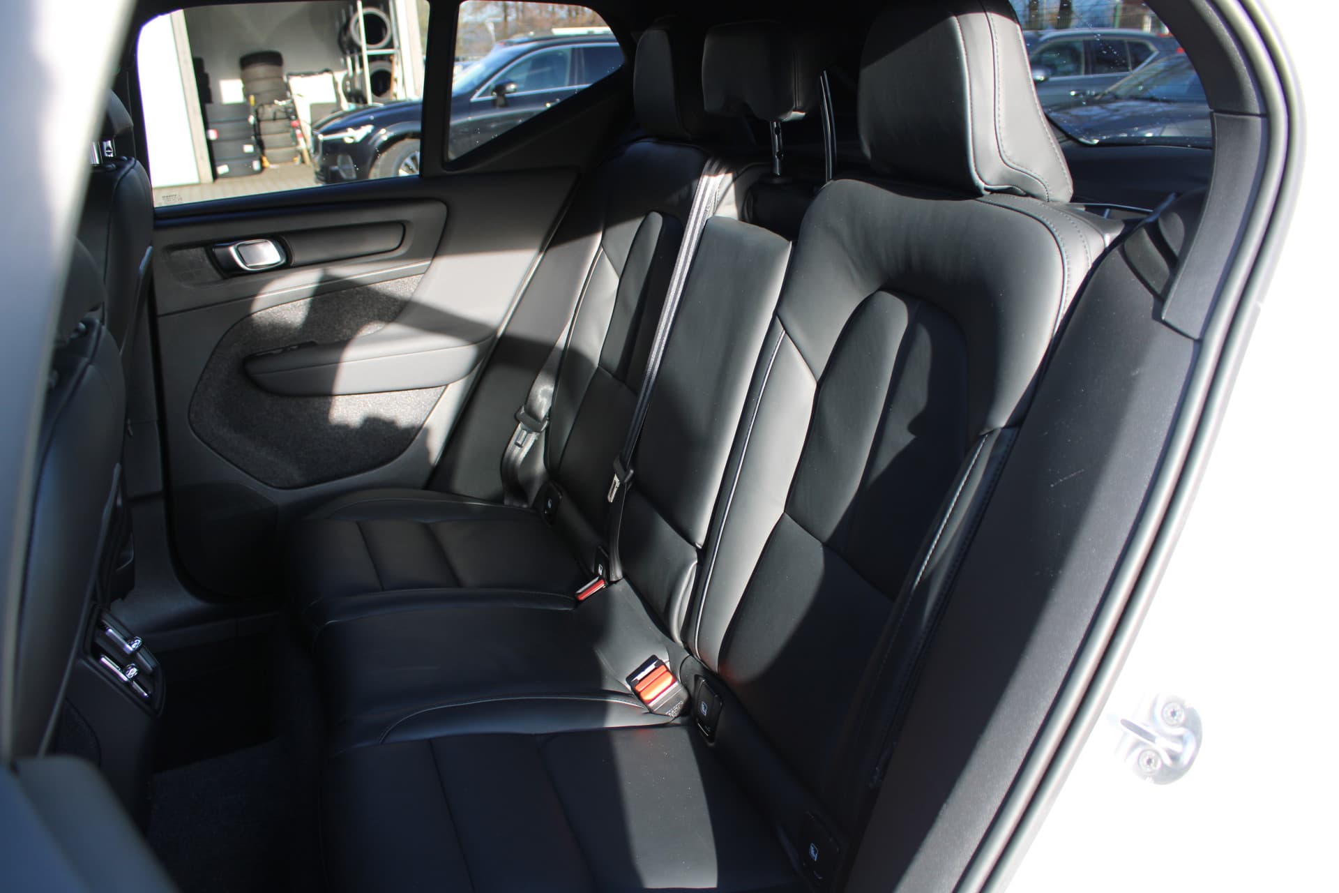 Volvo XC40 Twin Motor Plus 82 kWh thumbnail 6