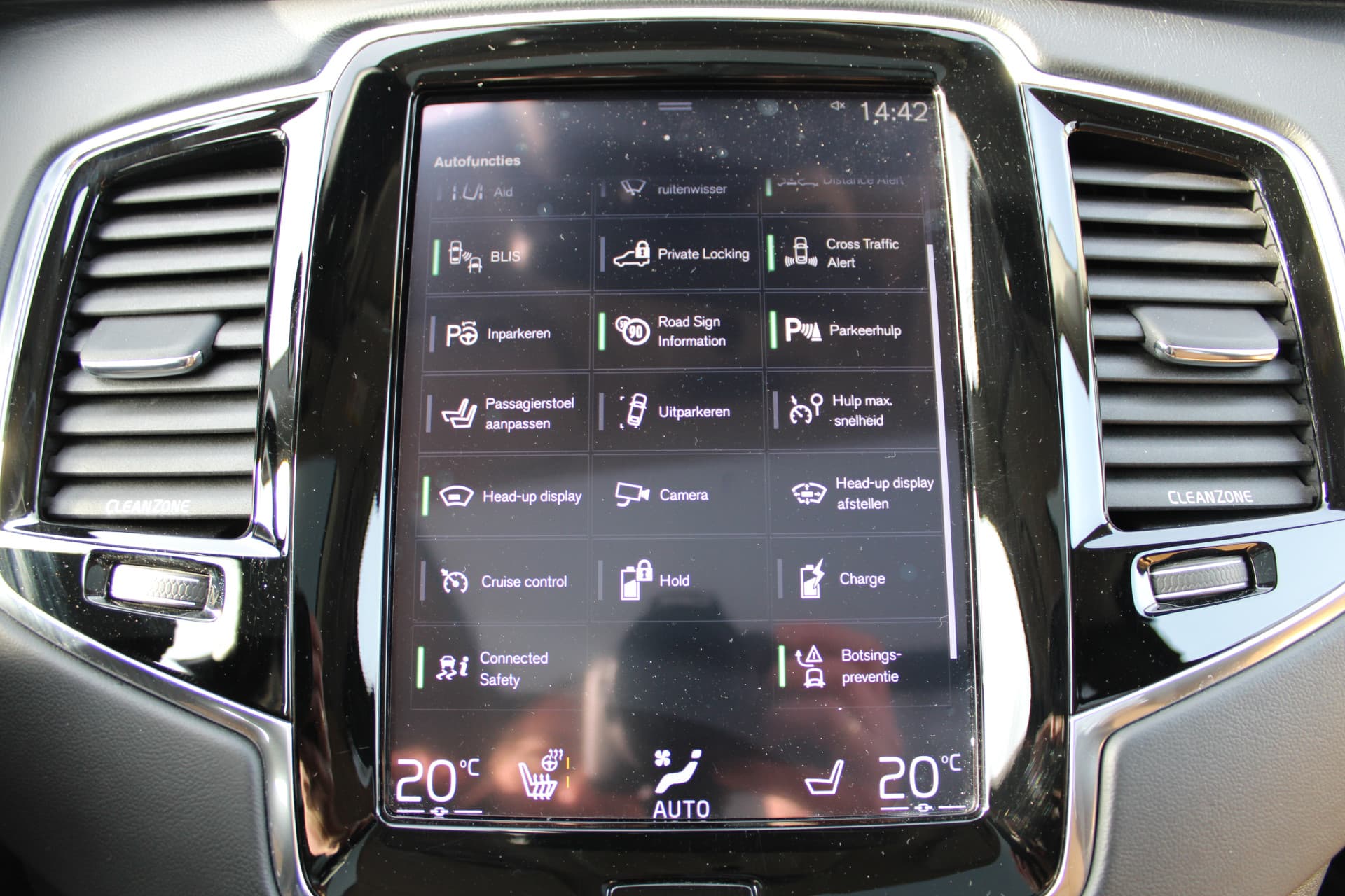 Volvo XC90 T8 Twin Engine AWD Inscription thumbnail 38