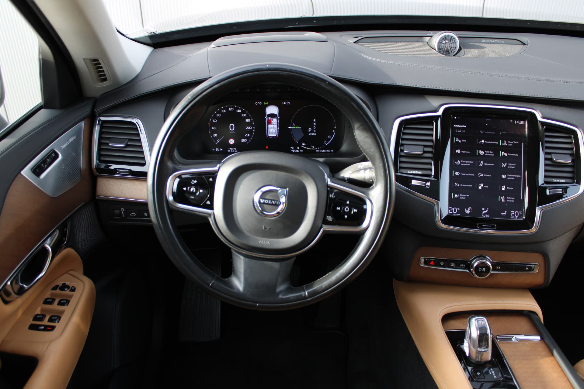 Volvo XC90 T8 Twin Engine AWD Inscription thumbnail 2