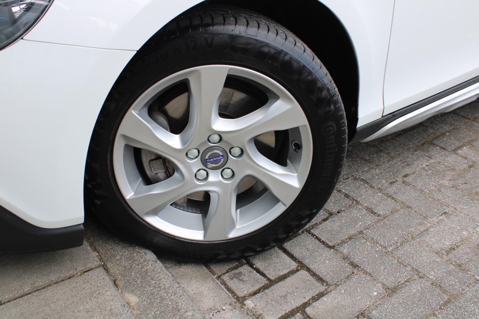 Volvo V40 Cross Country T3 Momentum thumbnail 11