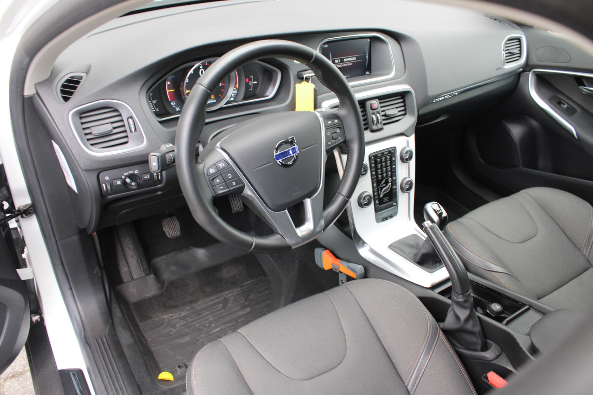 Volvo V40 Cross Country T3 Momentum thumbnail 12