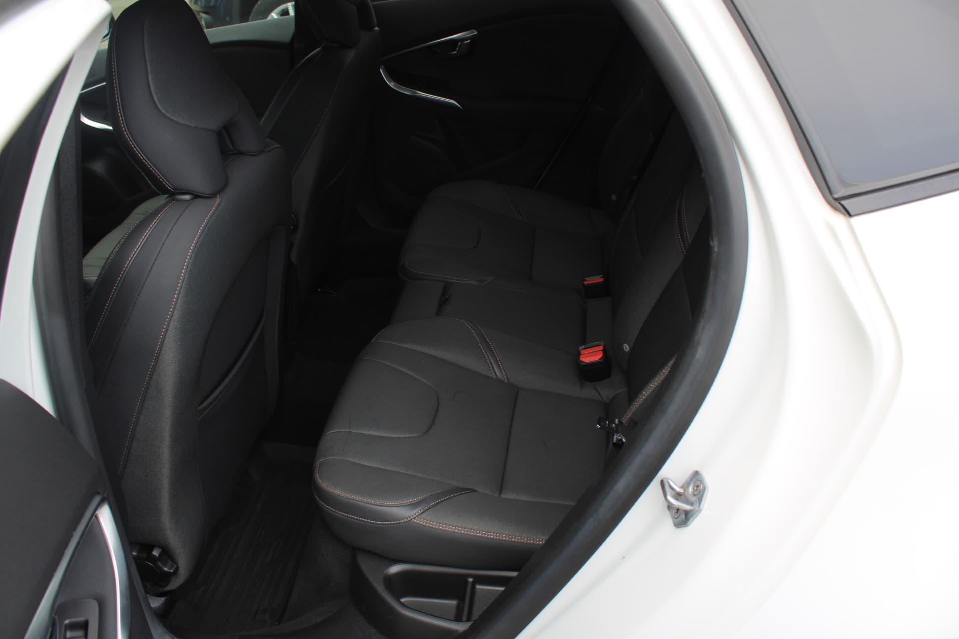 Volvo V40 Cross Country T3 Momentum thumbnail 15