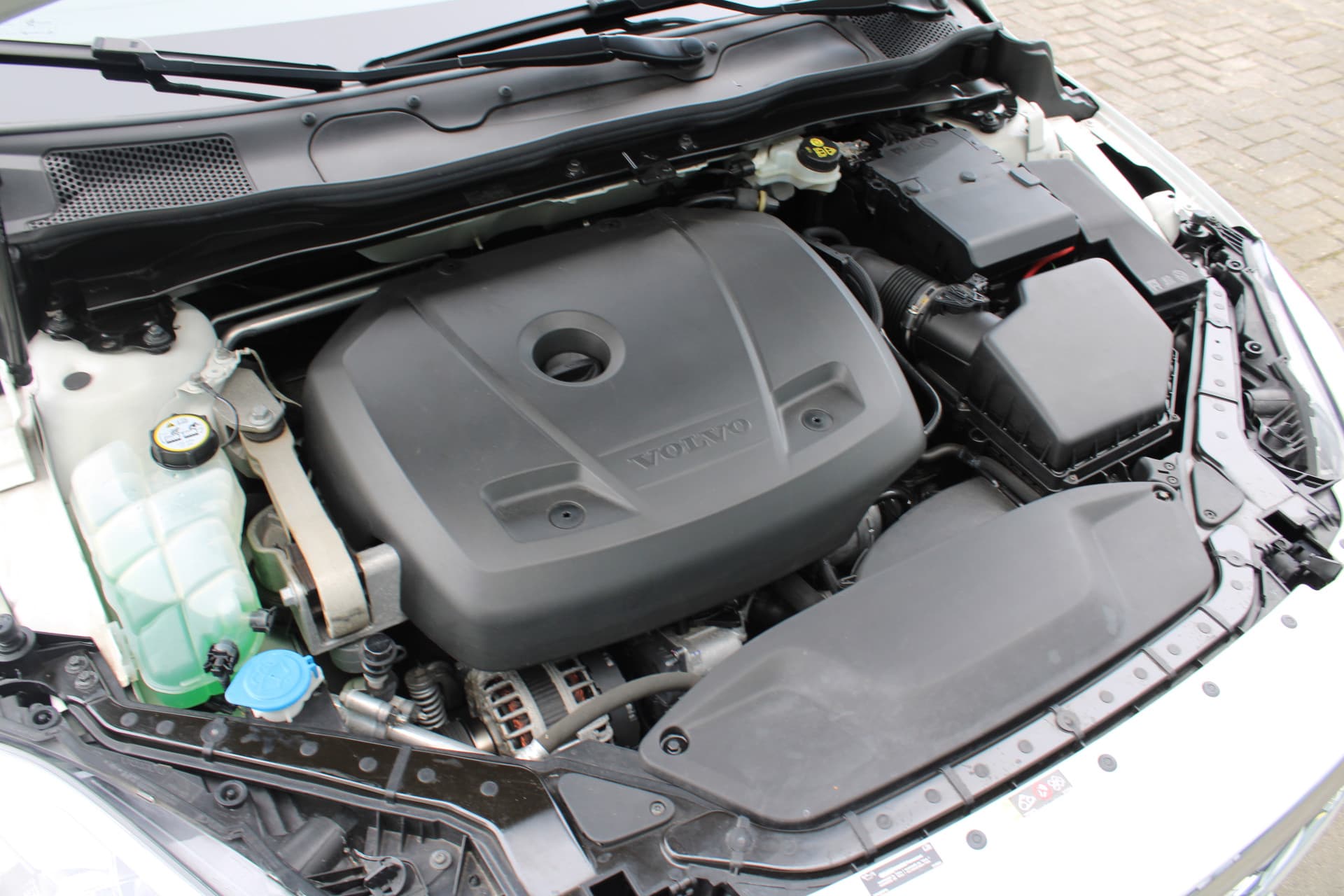 Volvo V40 Cross Country T3 Momentum thumbnail 36