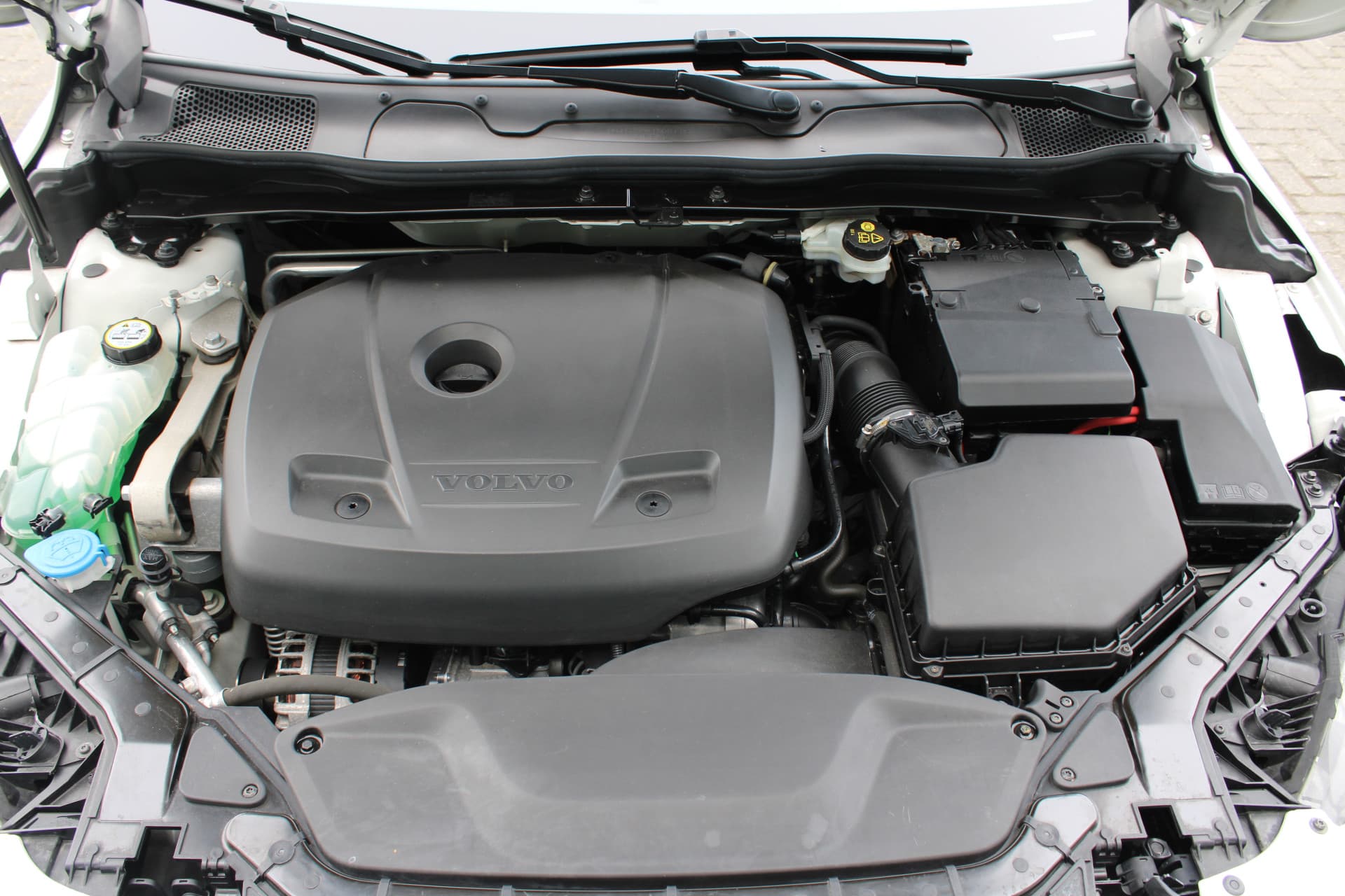 Volvo V40 Cross Country T3 Momentum thumbnail 37