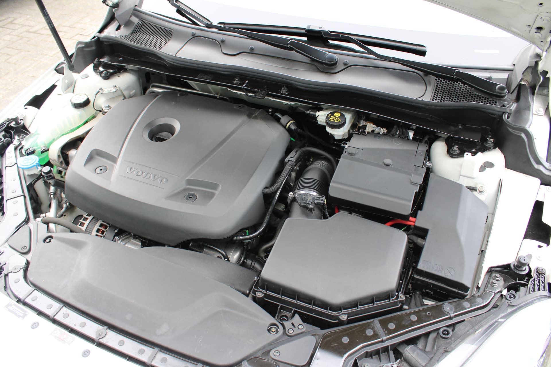 Volvo V40 Cross Country T3 Momentum thumbnail 38