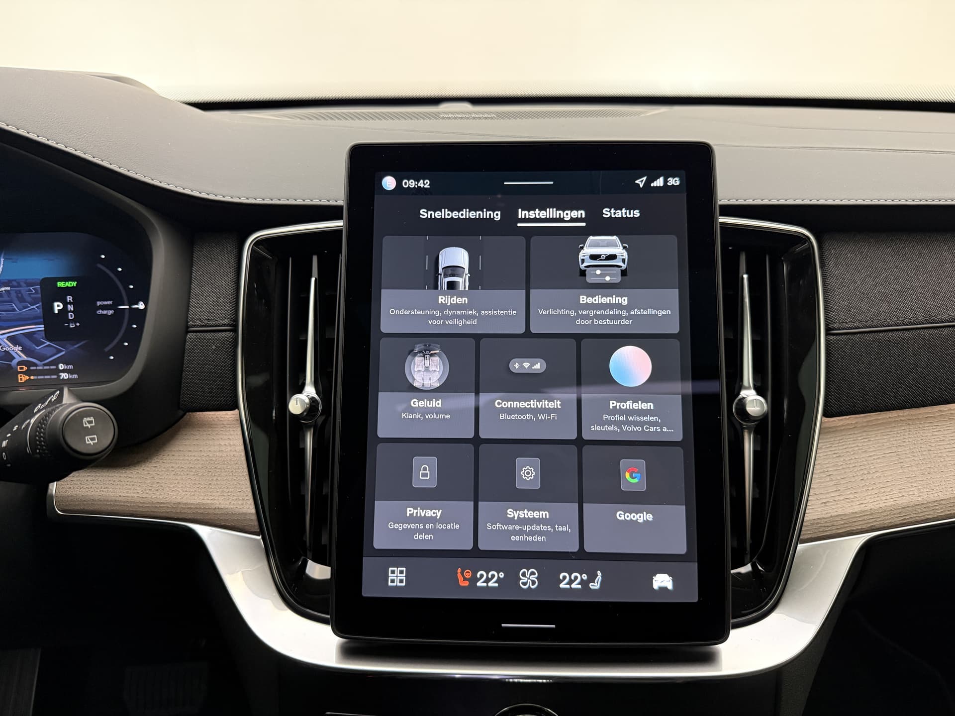 Volvo XC90 T8 455pk AWD Ultra Dark / €7500,- voordeel korting / NIEUW / DIRECT LEVERBAAR / MY26 / Luchtvering / El. Trekhaak / Getint glas / thumbnail 15