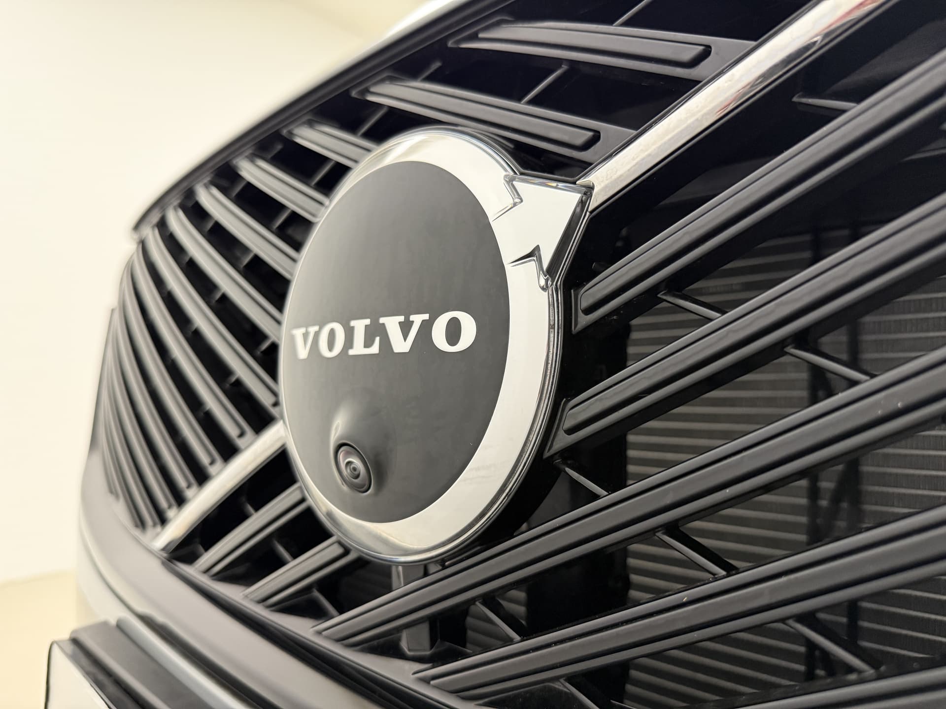 Volvo XC90 T8 455pk AWD Ultra Dark / €7500,- voordeel korting / NIEUW / DIRECT LEVERBAAR / MY26 / Luchtvering / El. Trekhaak / Getint glas / thumbnail 48