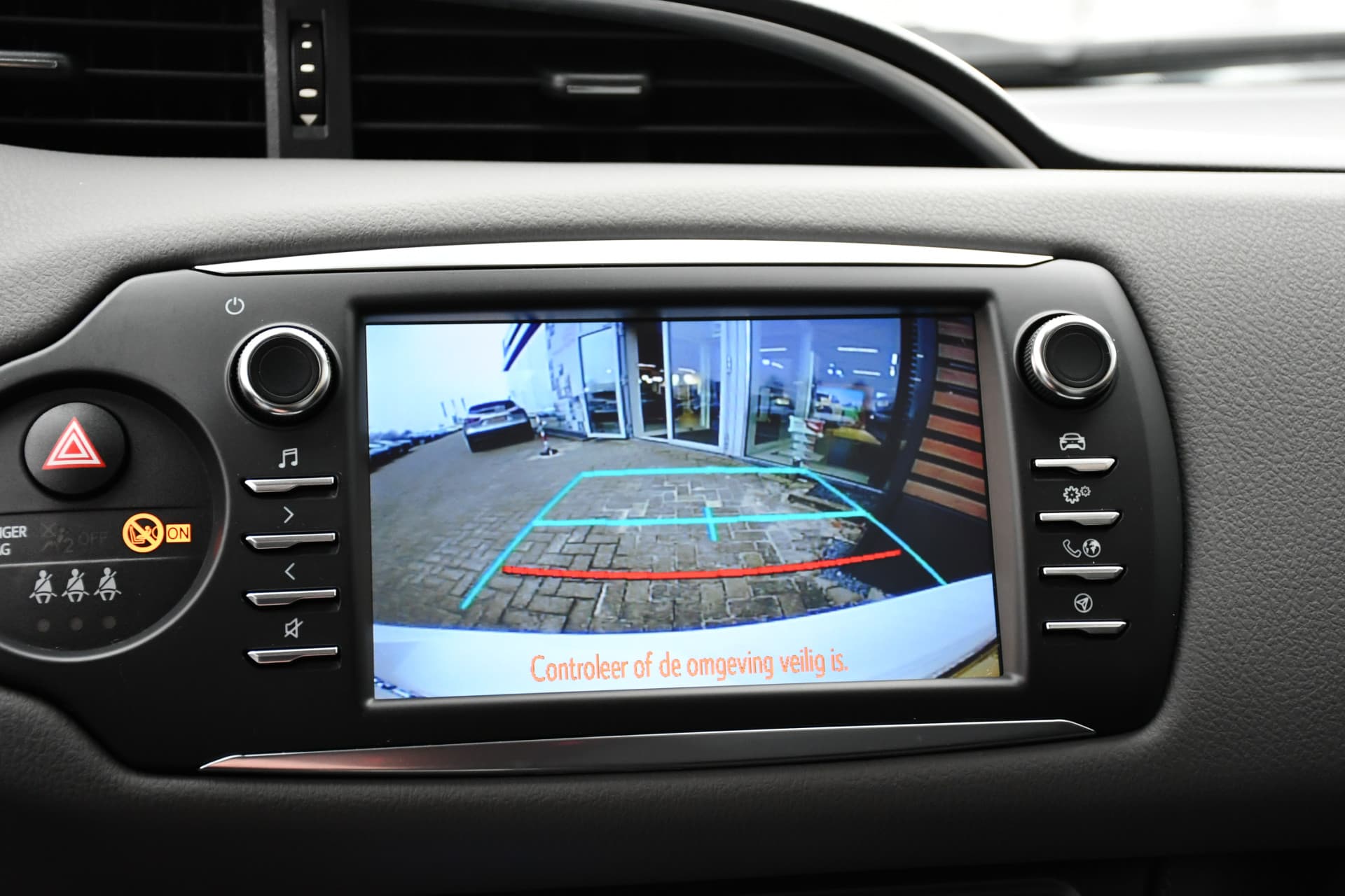 Toyota Yaris 1.5 VVT-i Aspiration Handgeschakeld 111pk thumbnail 9