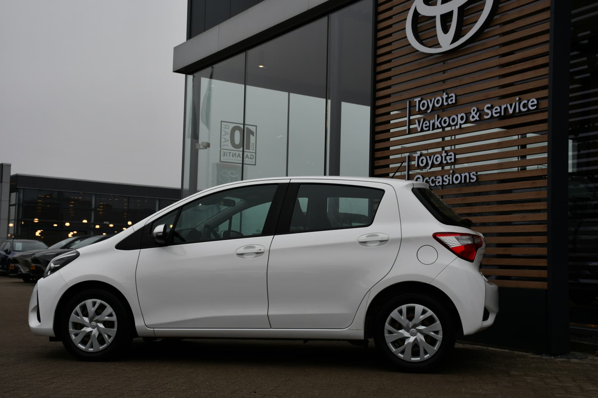 Toyota Yaris 1.5 VVT-i Aspiration Handgeschakeld 111pk thumbnail 5