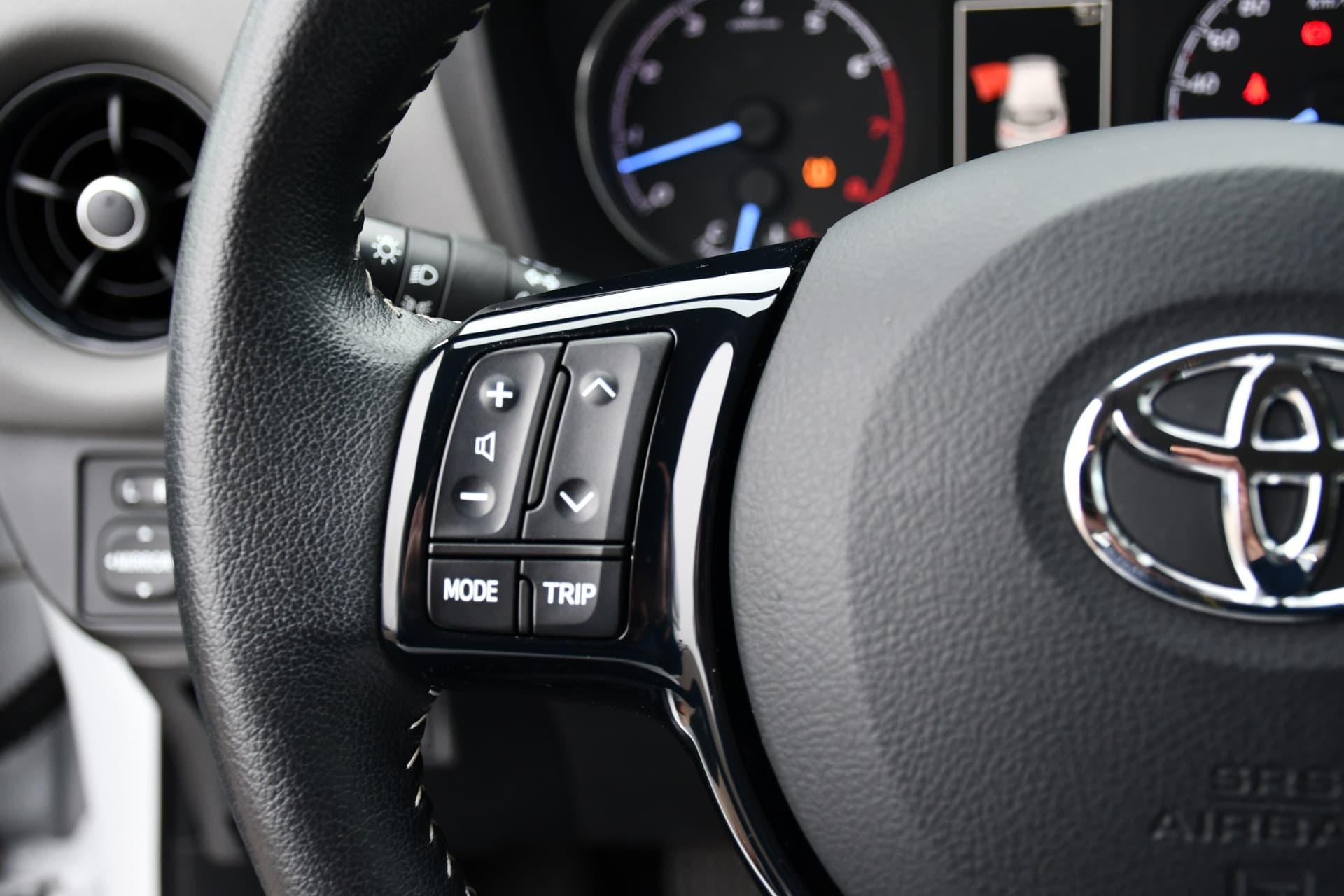 Toyota Yaris 1.5 VVT-i Aspiration Handgeschakeld 111pk thumbnail 14