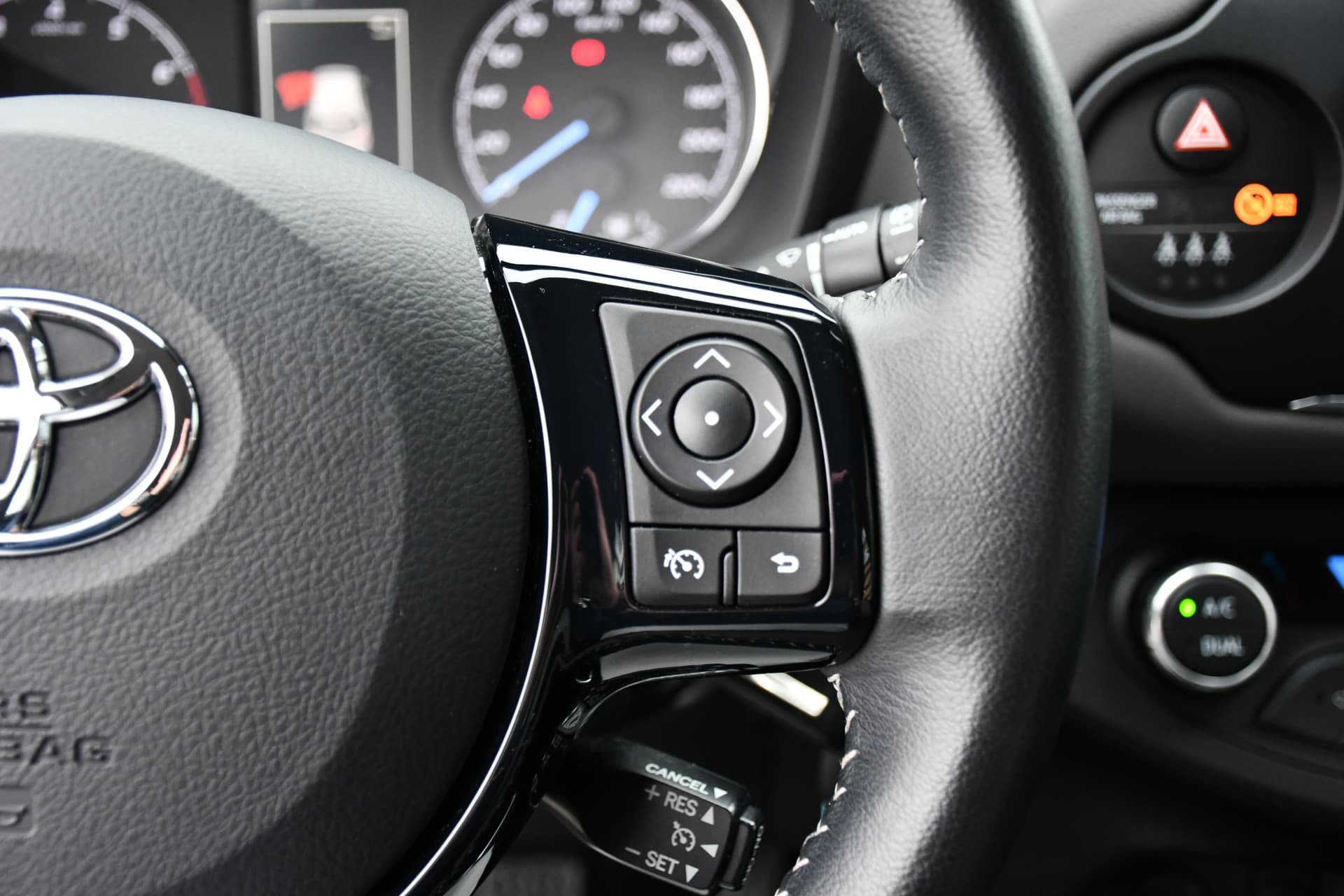 Toyota Yaris 1.5 VVT-i Aspiration Handgeschakeld 111pk thumbnail 18