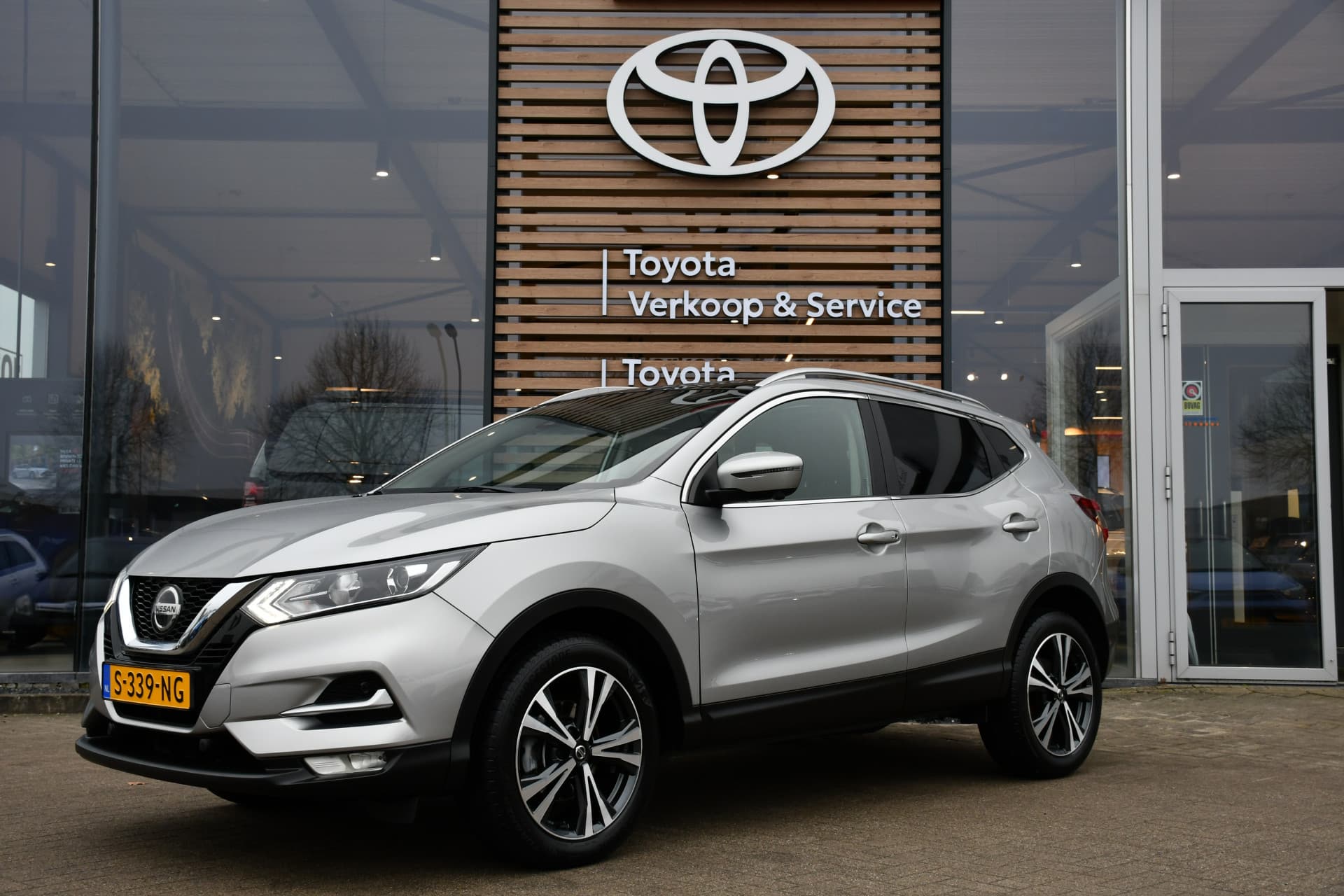 Nissan QASHQAI 1.3 DIG-T Business Edition Limited 141pk