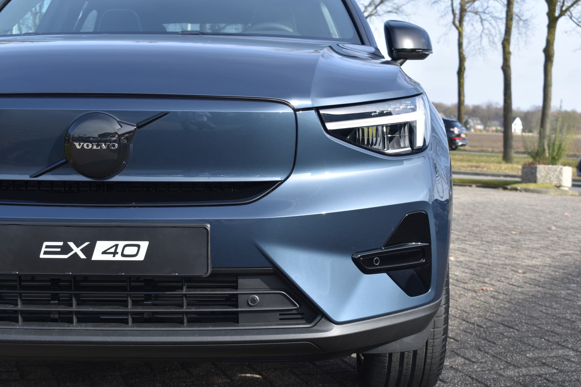 Volvo EX40 Extended Range 252PK Plus Black Ed. 82 kWh thumbnail 4